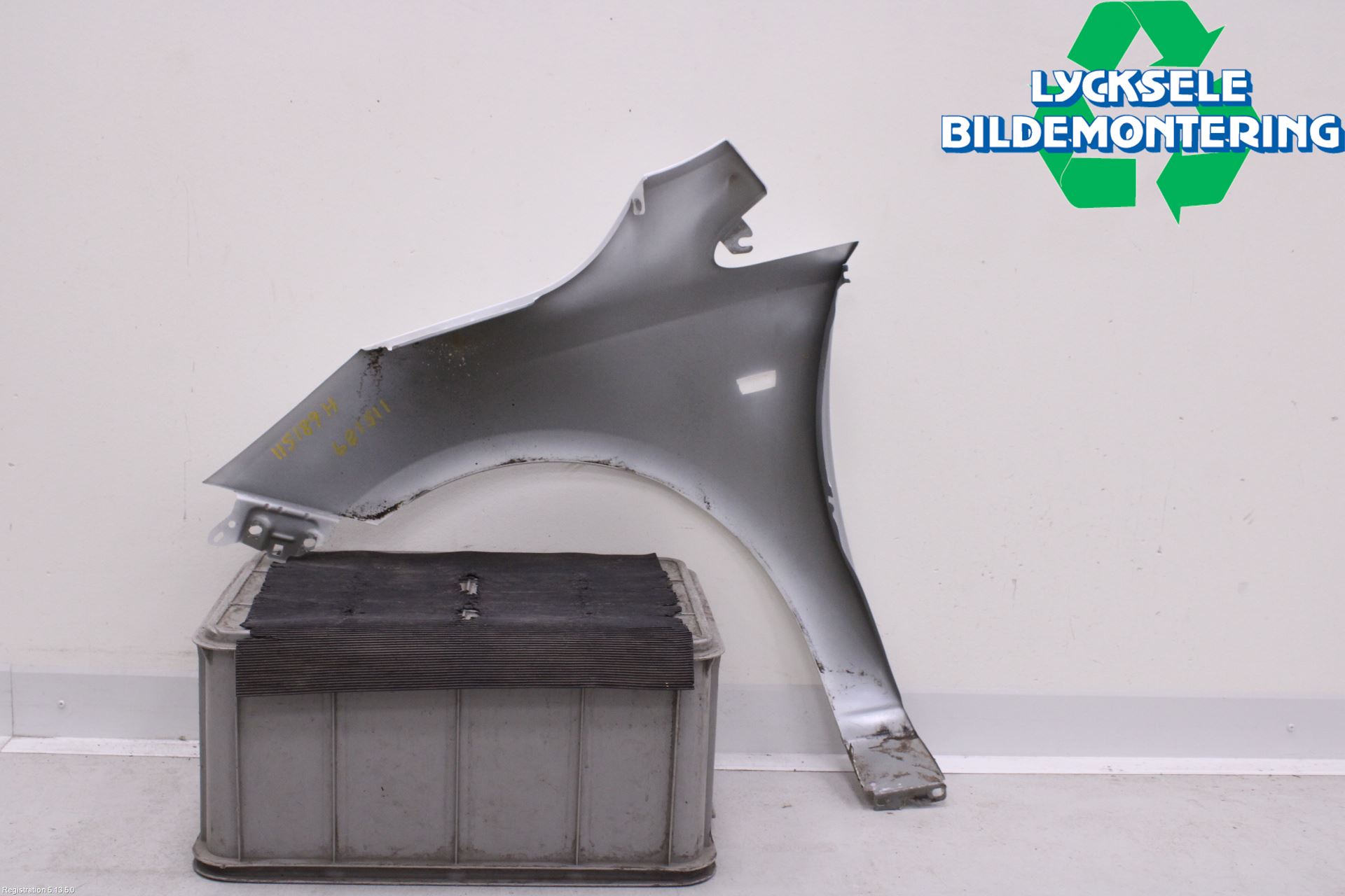 Opel CORSA E 15-19 Skärm Fram Höger