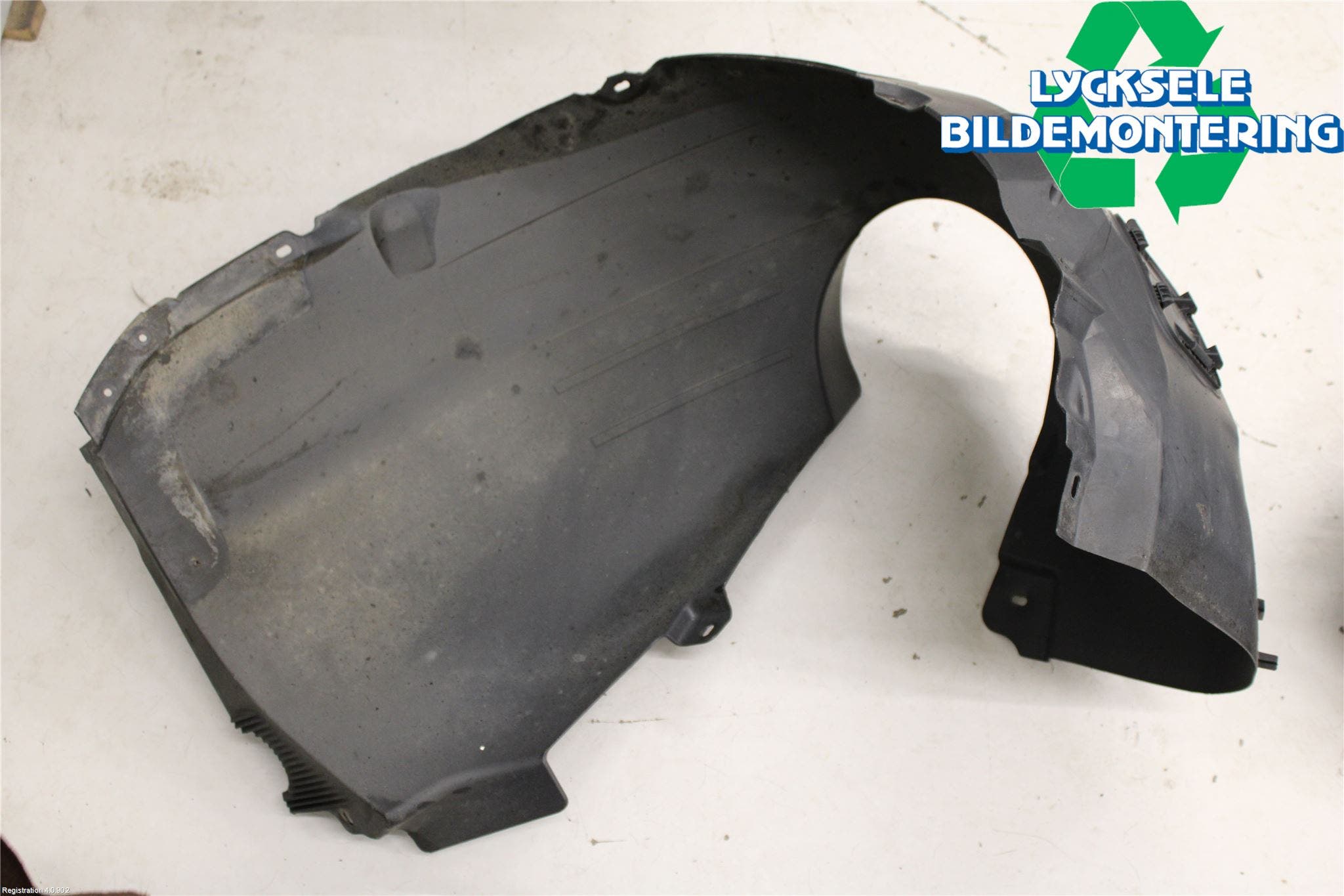 Volkswagen VW PASSAT 15-19 Skärm Inner