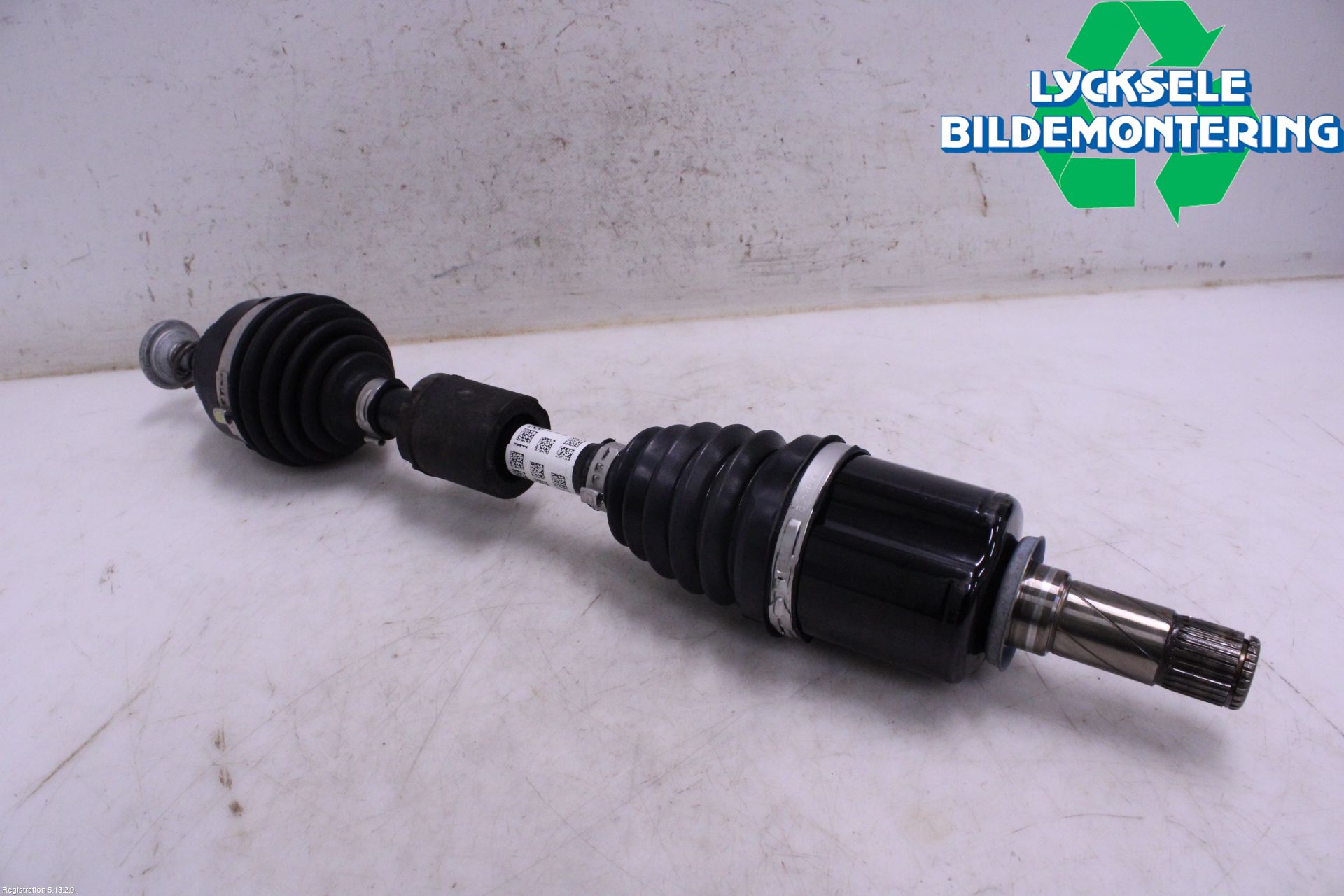 BMW X1/iX1 U11 23- Drivaxel Fram Vänster