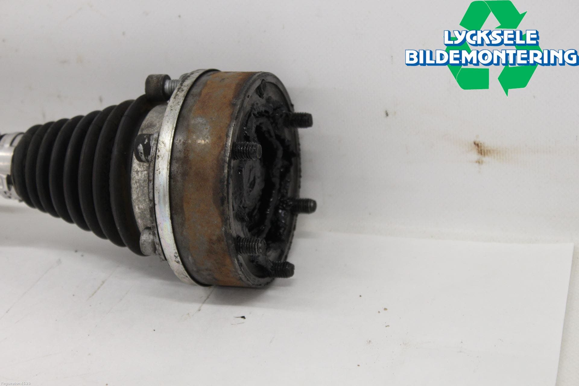 Audi Q2/SQ2 17- Drivaxel Fram Höger