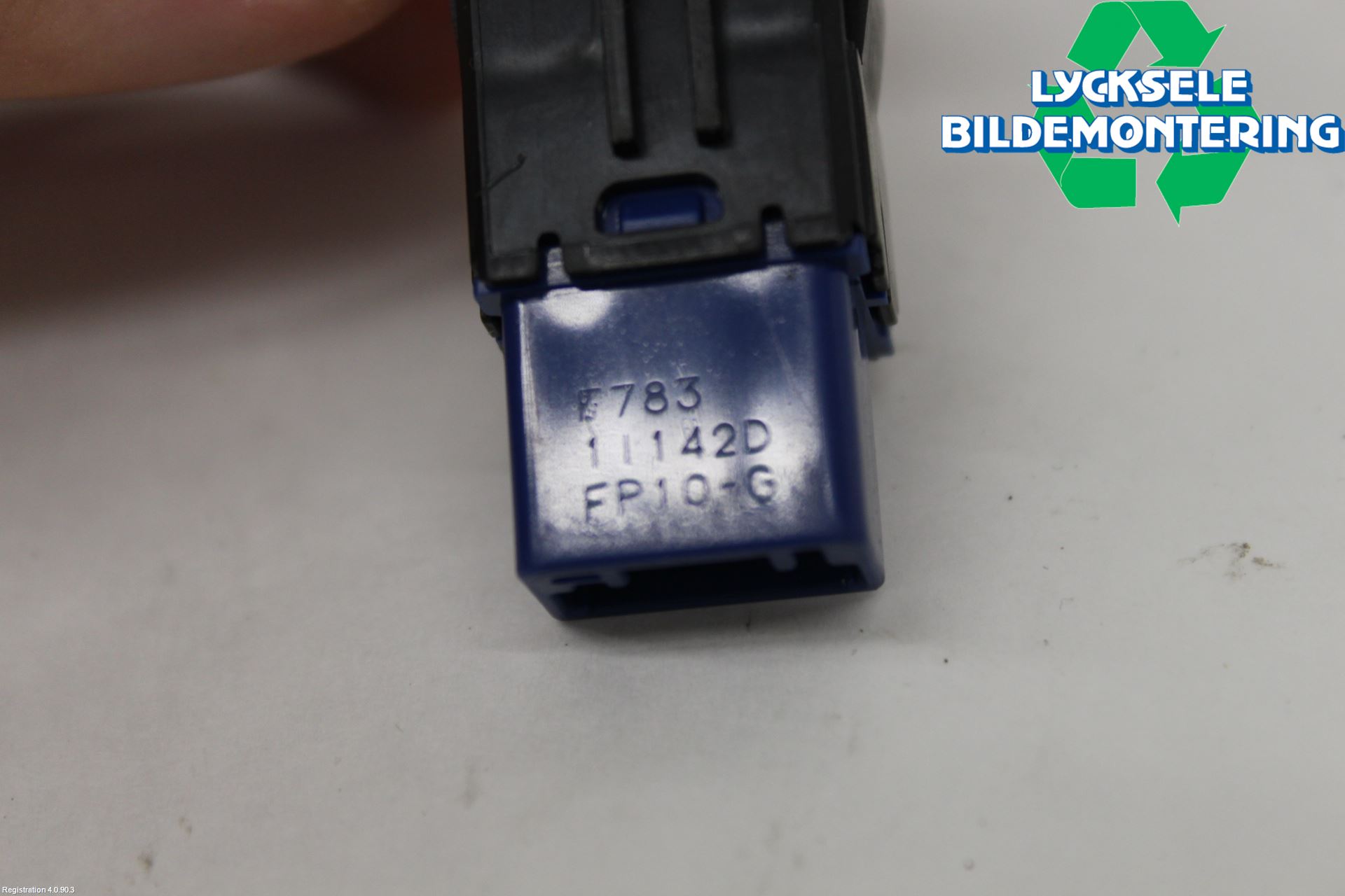 Toyota COROLLA 19- Strömställare Baklucka