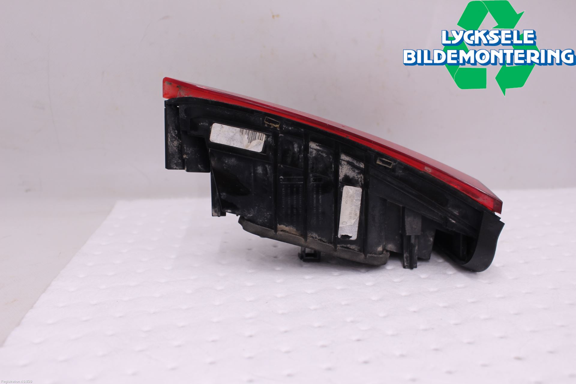 Skoda SUPERB 16-24 Bakljus Lucka Vä