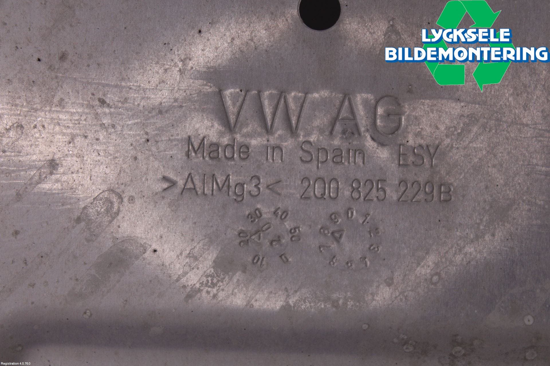 Skoda SCALA 19- Hasplåt Plåt-Plast