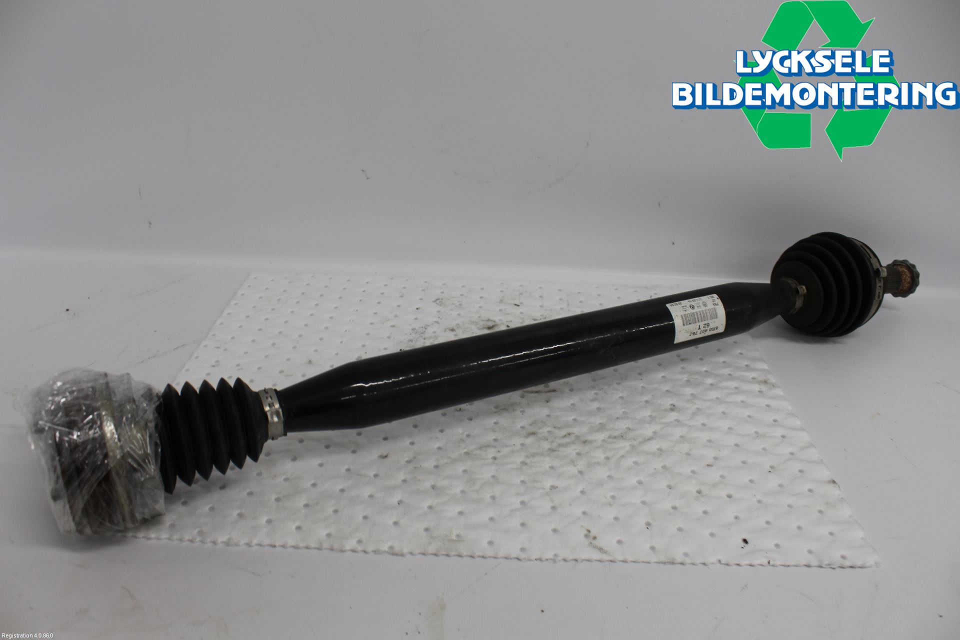 Volkswagen VW POLO 10-17 Drivaxel Fram Höger