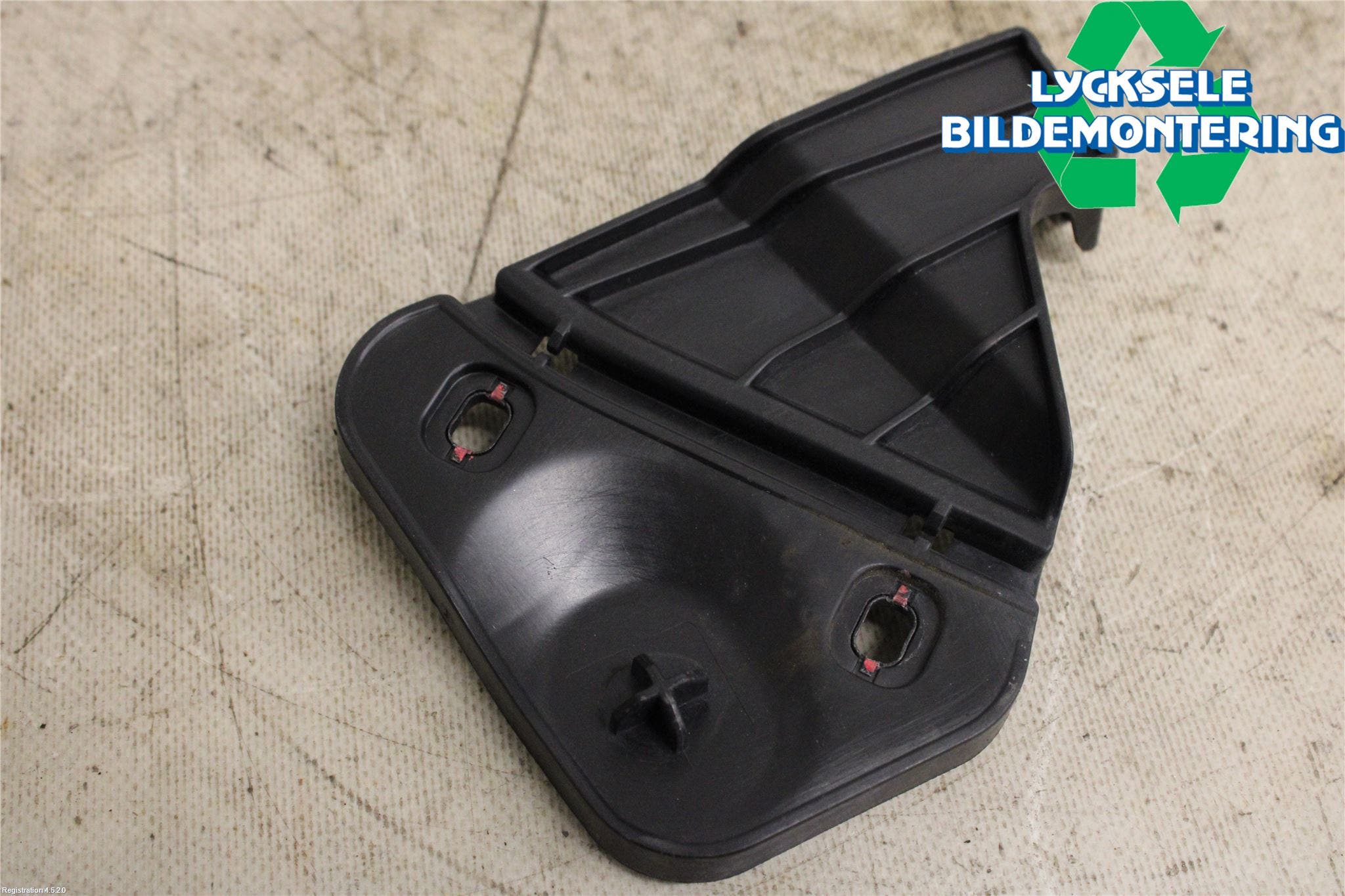 Mercedes-Benz MB CLA-KLASS (C117/X117) 13-19 Stötfångarfäste Bak Vä