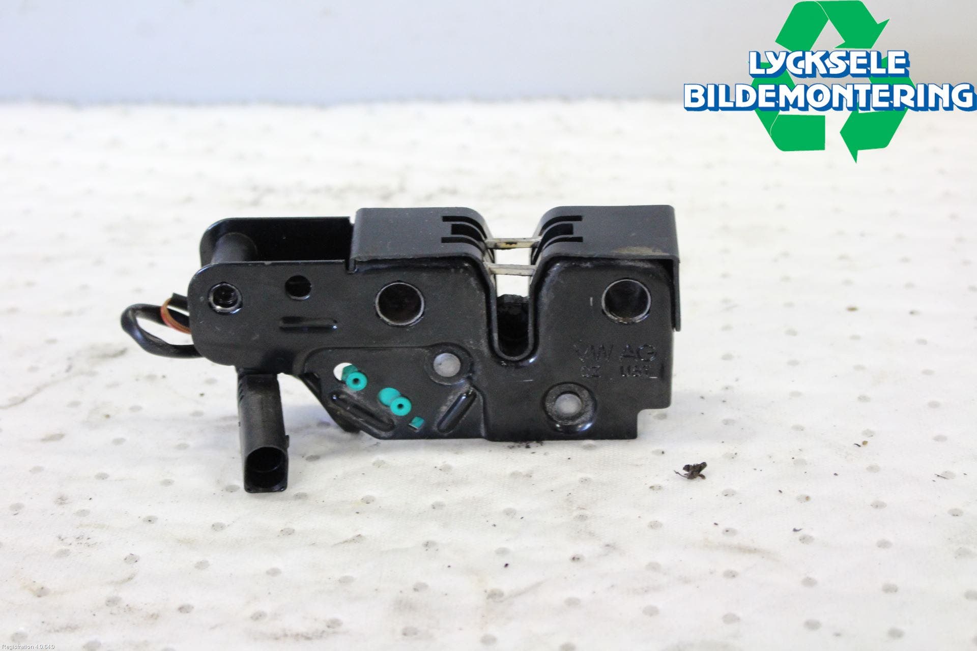 Volkswagen VW AMAROK 2H 10-22 Huvlås