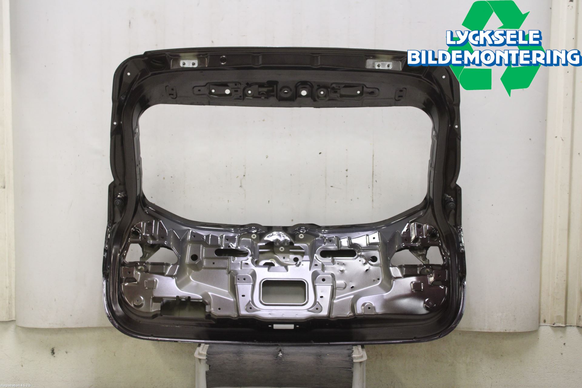 Nissan QASHQAI 14-17 Baklucka Kombi