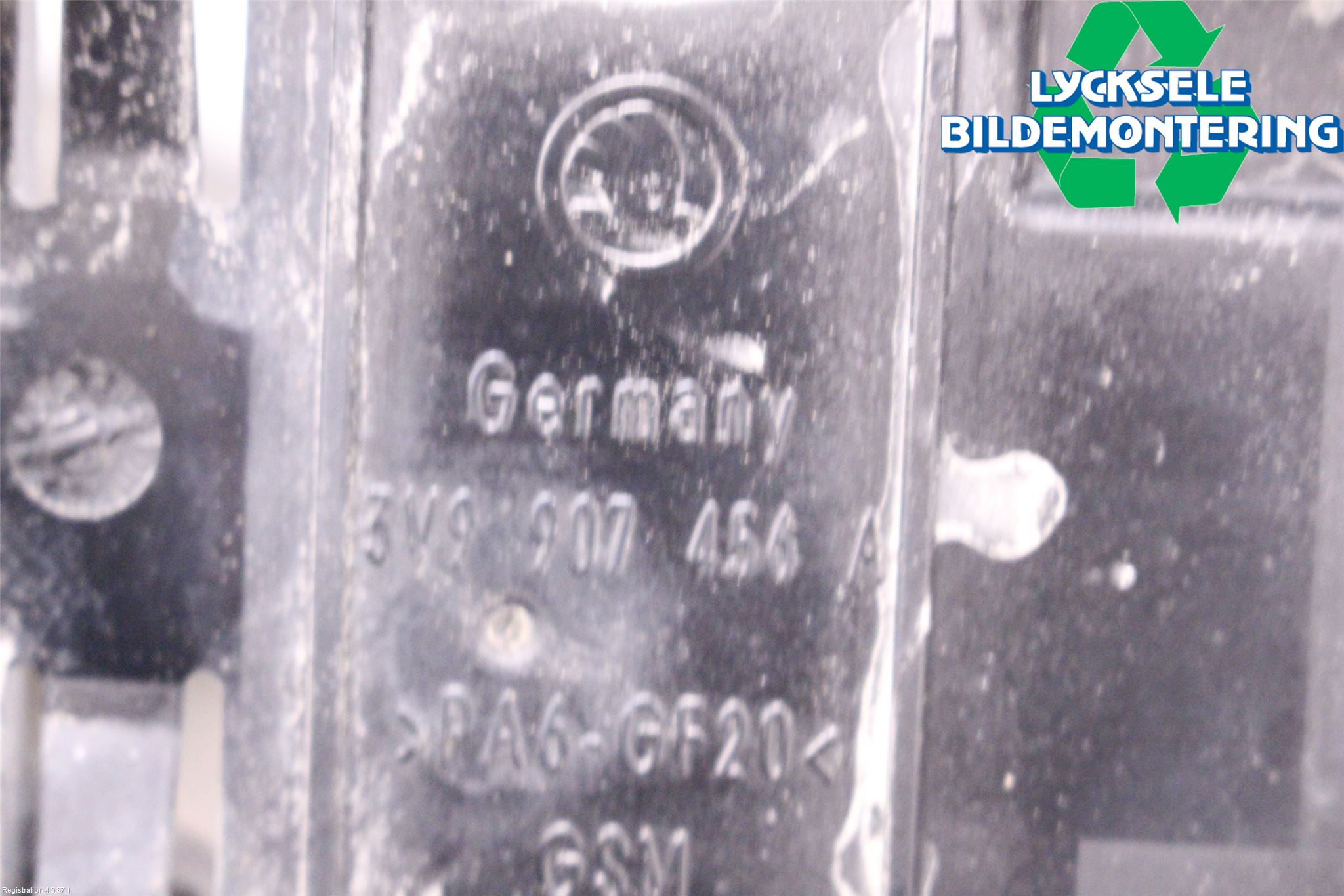 Skoda SUPERB 16-24 Stötfångardel Bak Hö