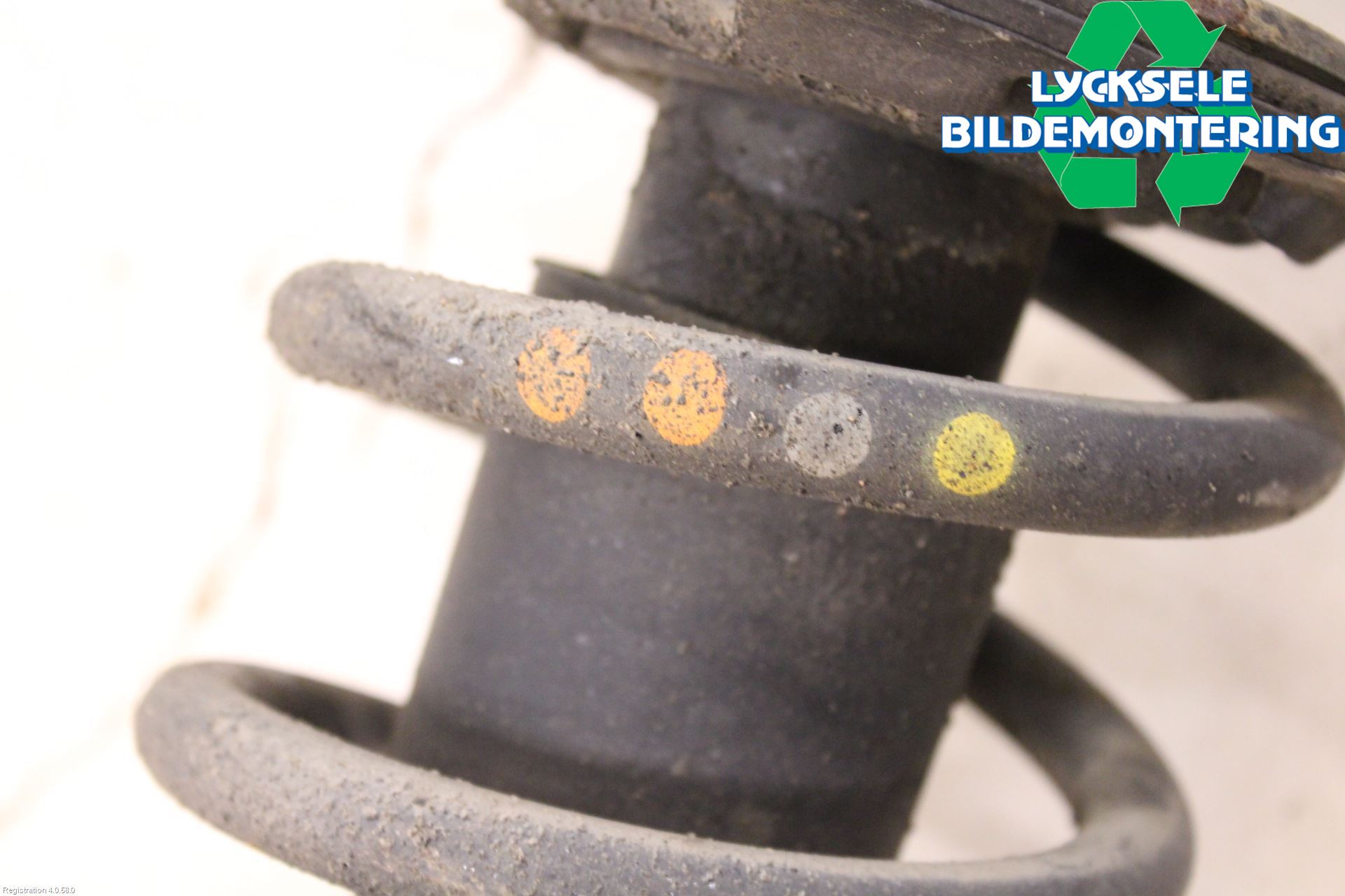 Audi Q5 09-16 Fjäderben Fram Höger