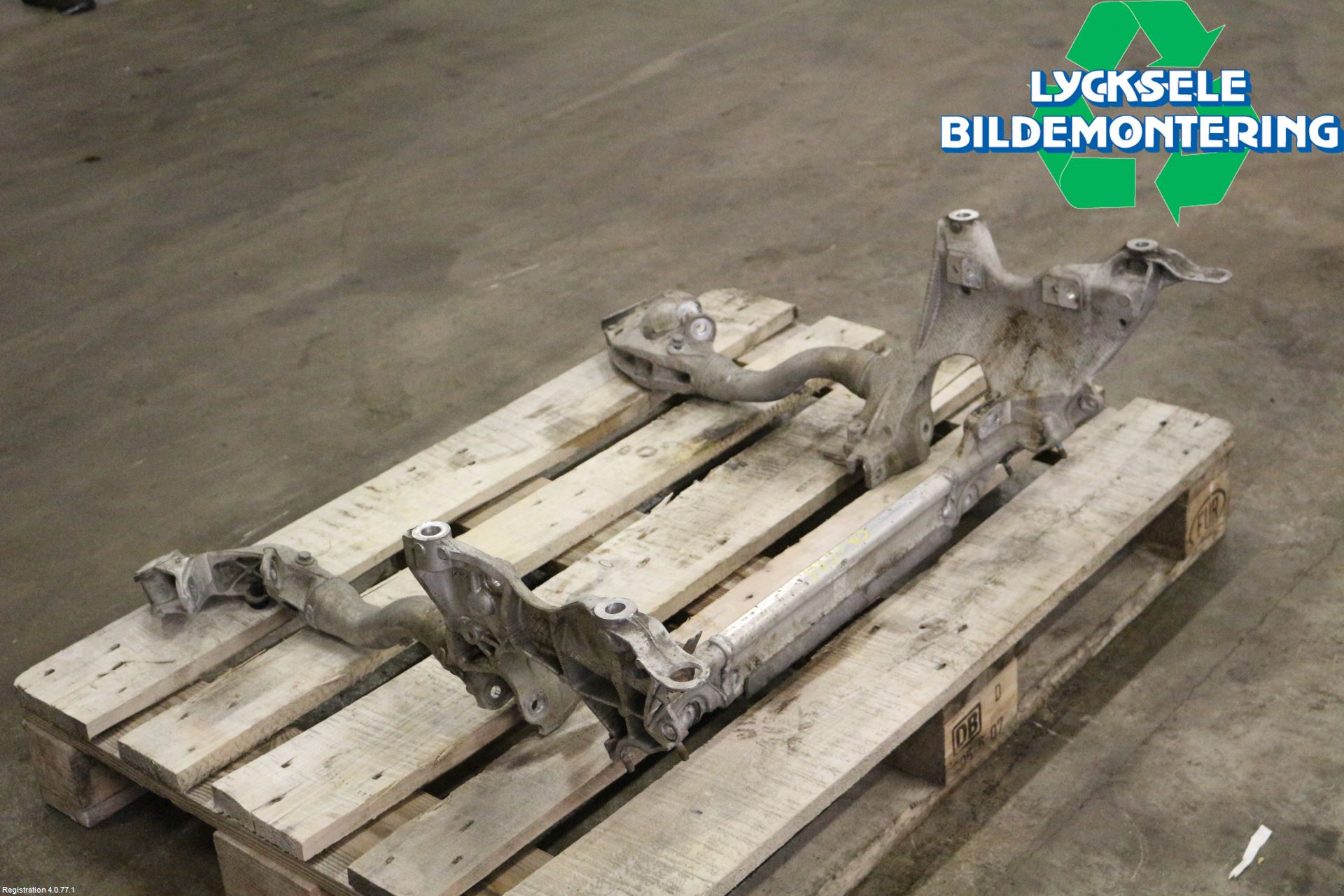 Audi A4 12-15 Framvagnsbalk