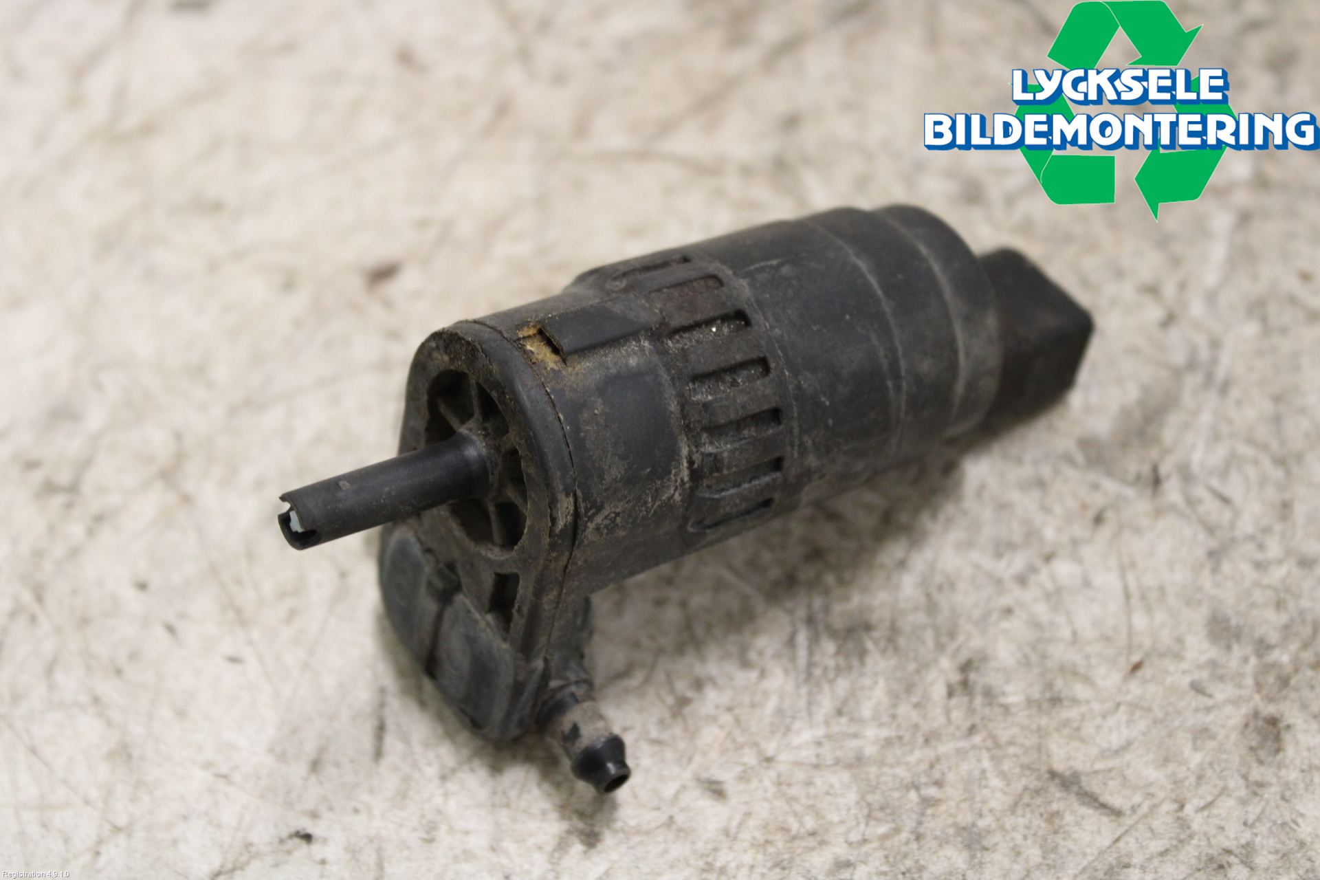 Volkswagen VW CADDY      04-10 Spolarpump Vindruta