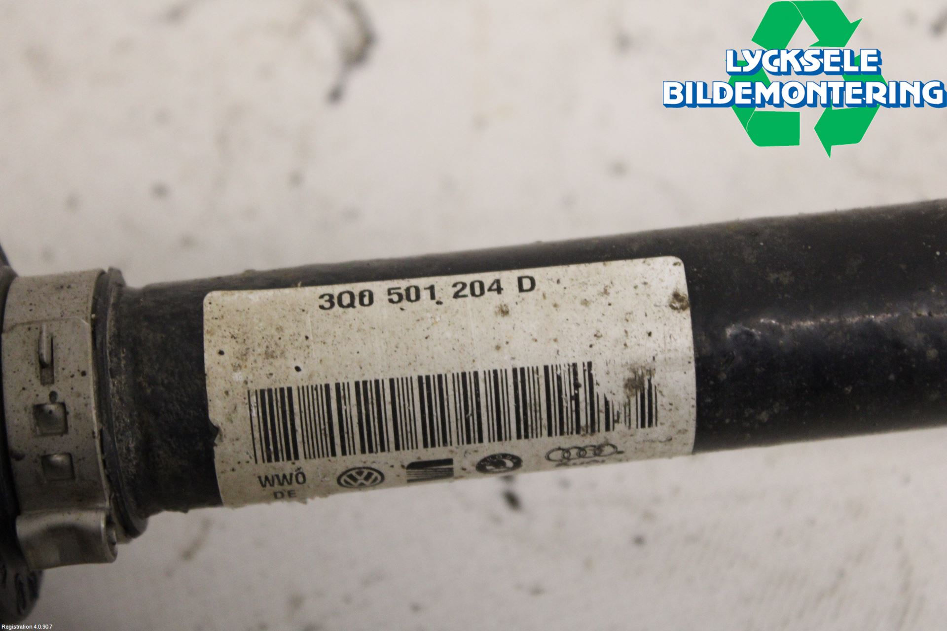 Volkswagen VW PASSAT 20-24 Drivaxel Bak Höger