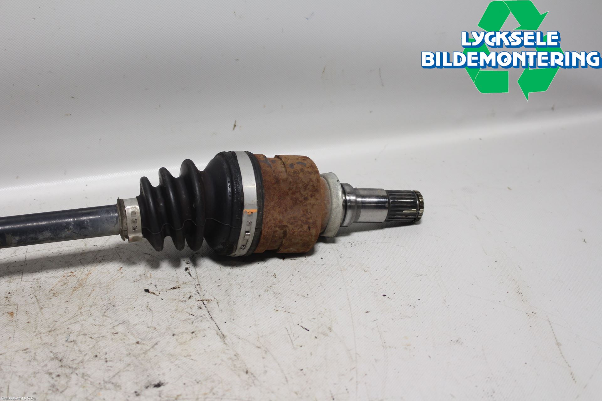 Toyota YARIS XP130 12-14 Drivaxel Fram Vänster
