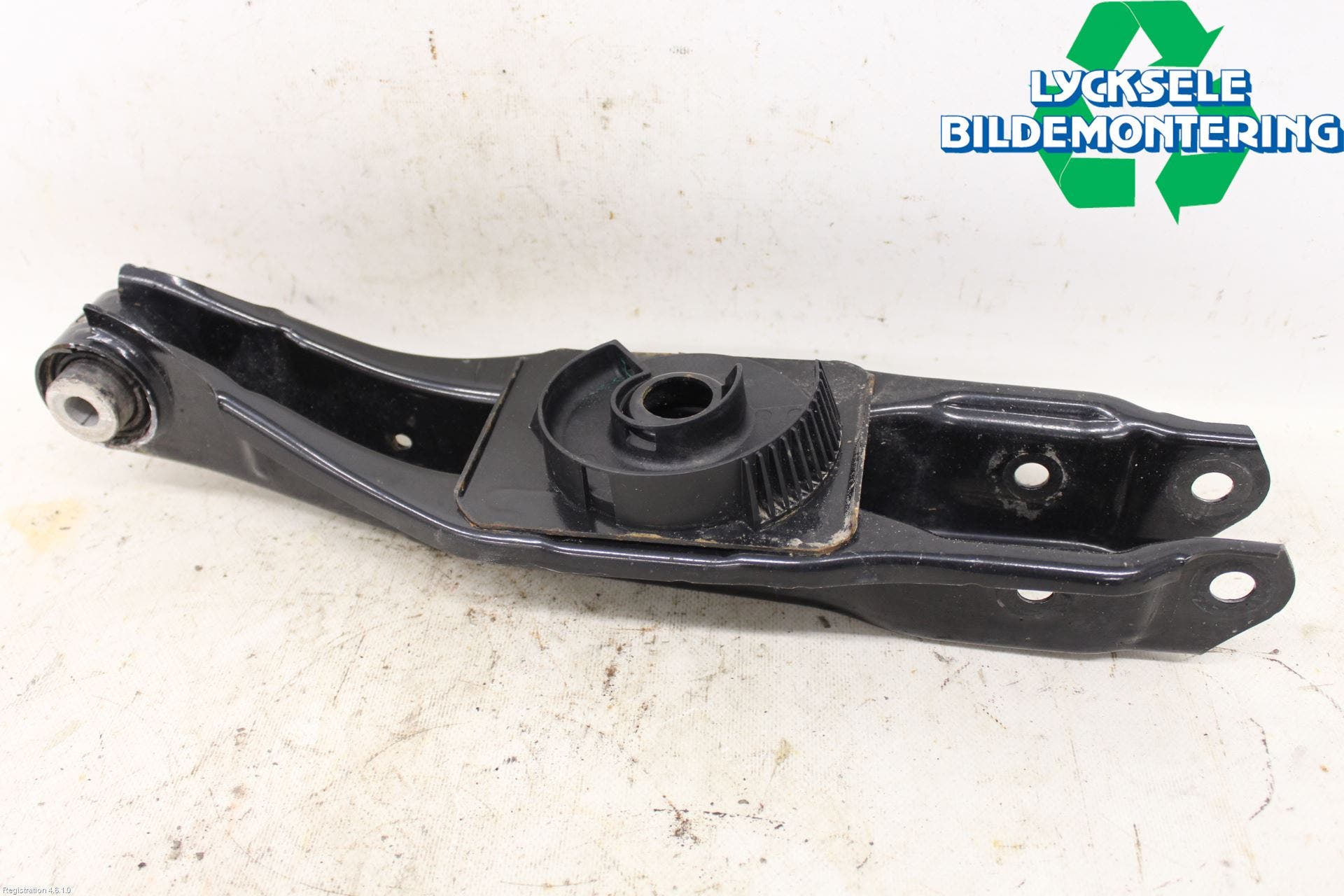 CUPRA BORN 22- Bärarm Bak Höger