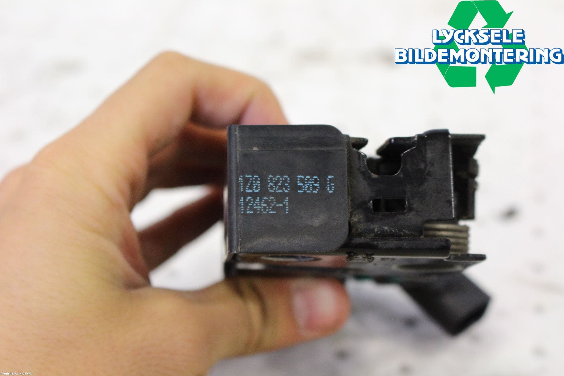 Volkswagen VW AMAROK 2H 10-22 Huvlås