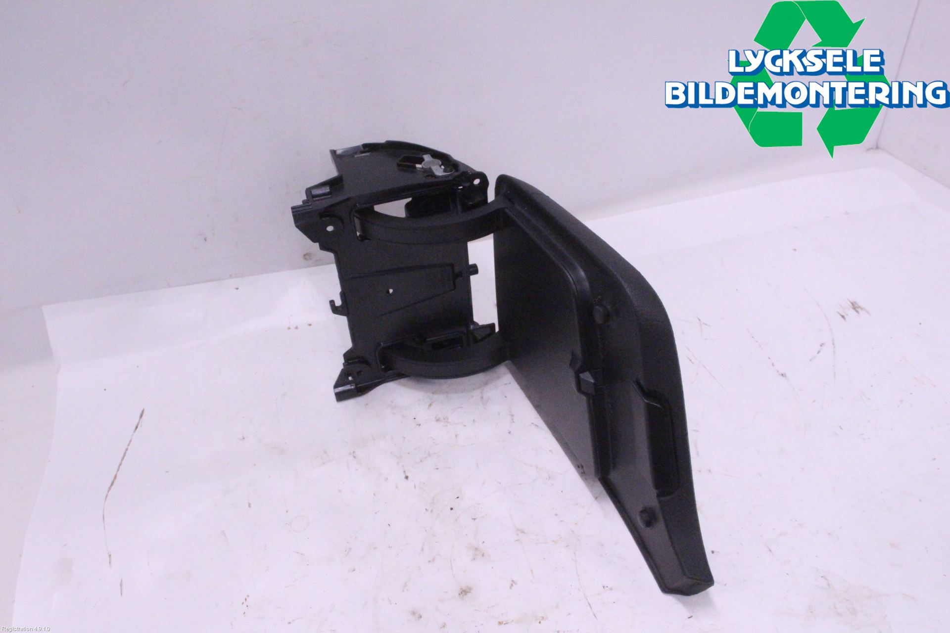 Volvo V90 17->> Inredning Armstöd