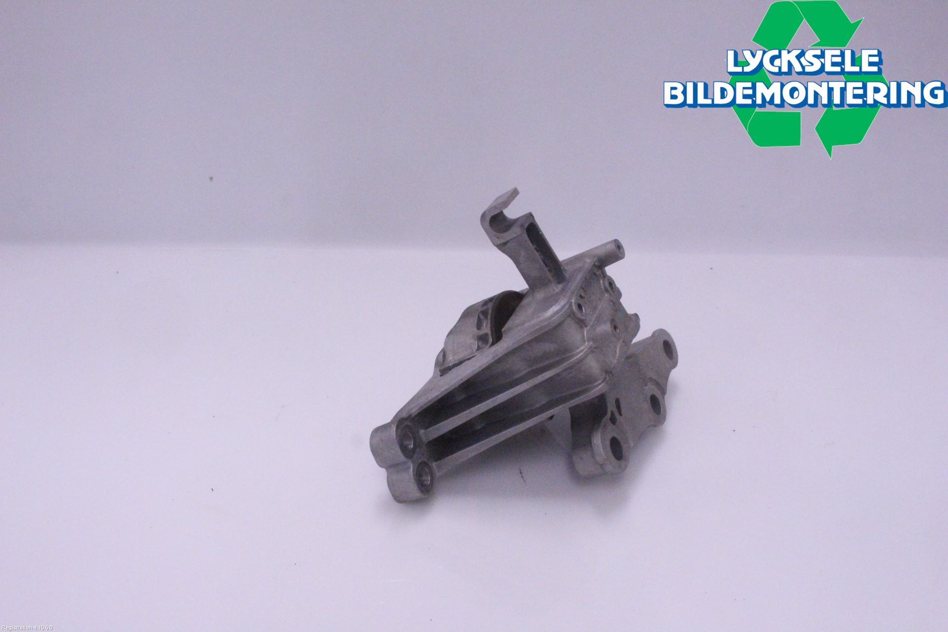 MG 3 HYBRID+ 25- Växellådsfäste