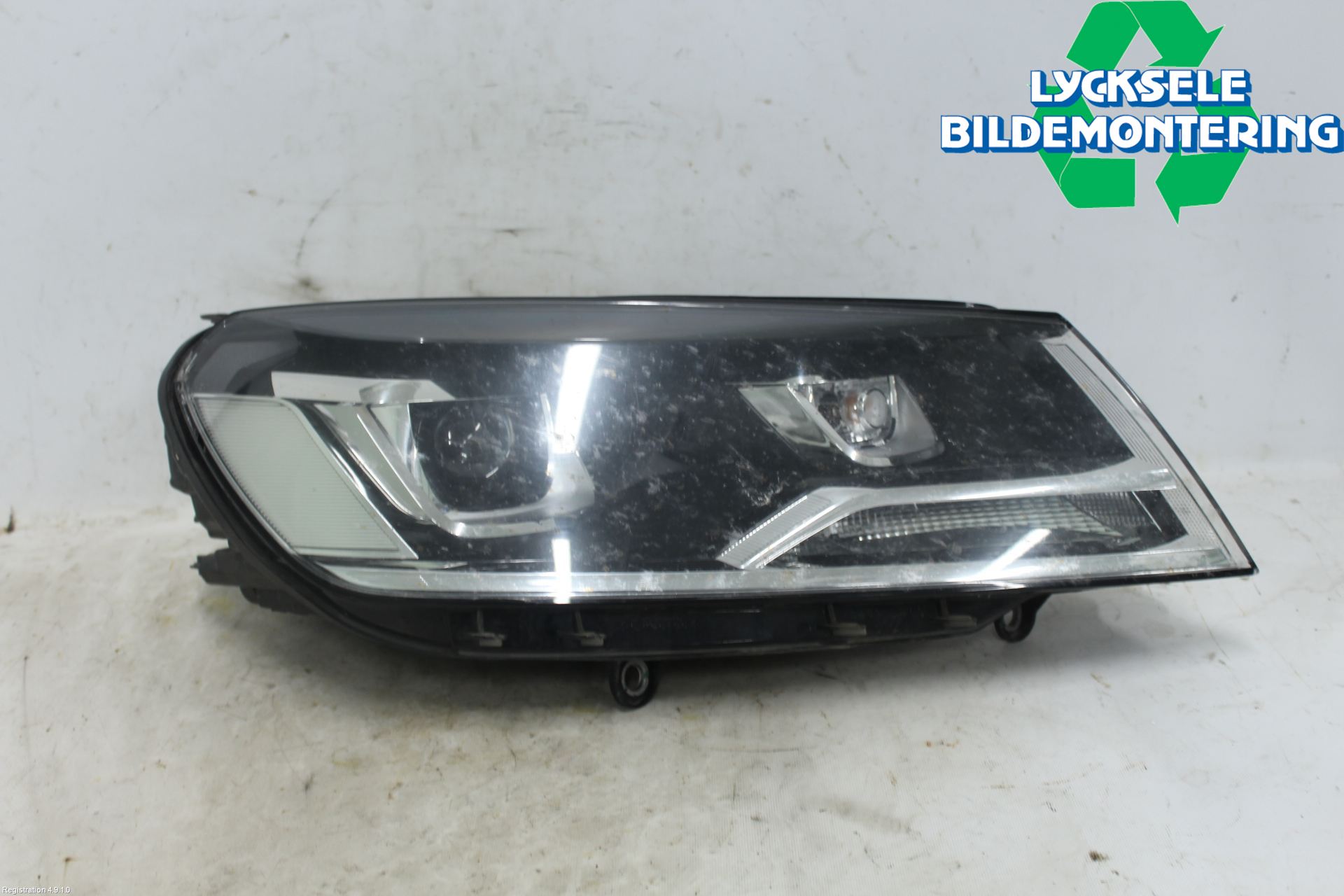Volkswagen VW TOUAREG 7P 11-18 Strålkastare Höger