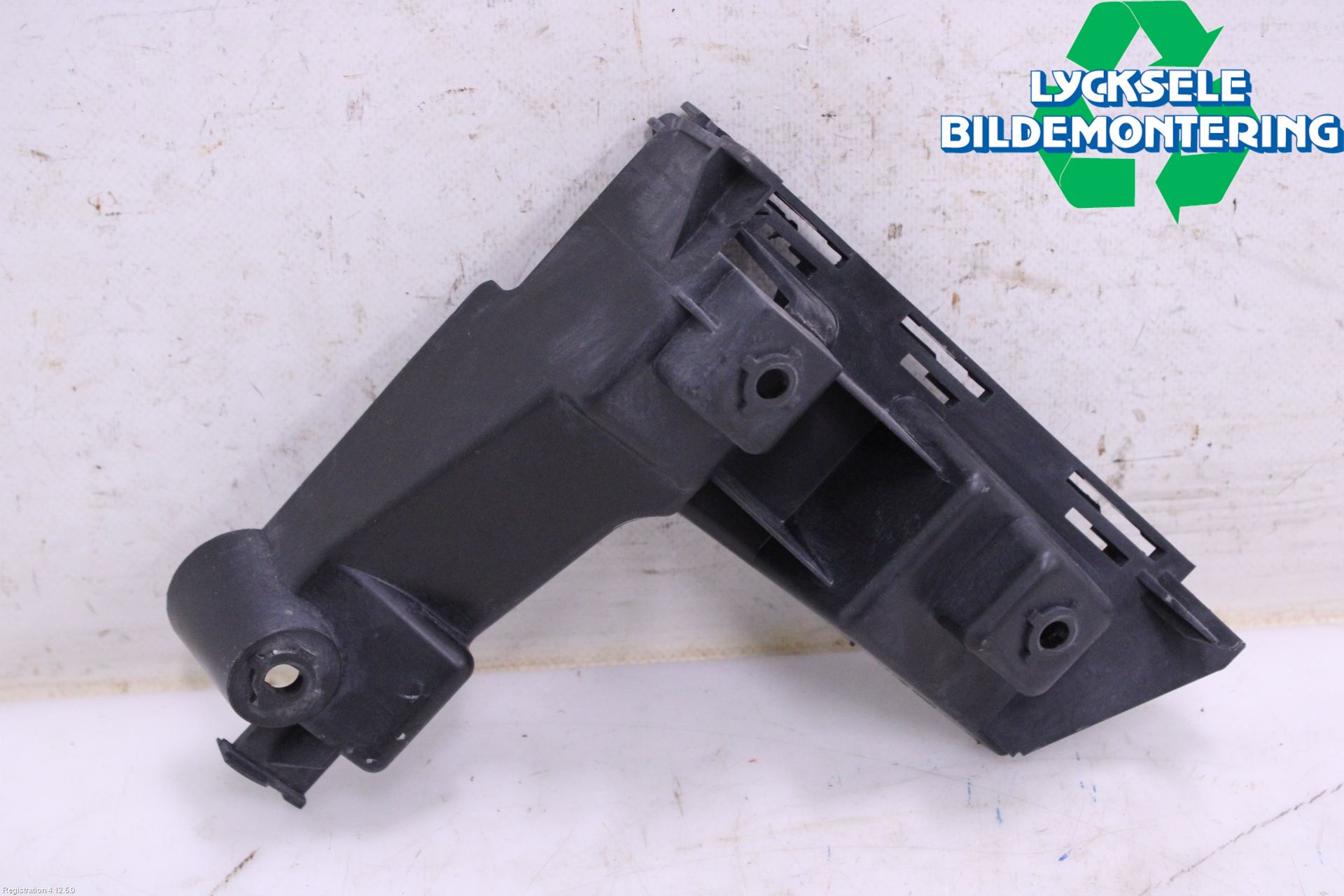 Volvo XC70 08-13 Stötfångarfäste Bak Vä