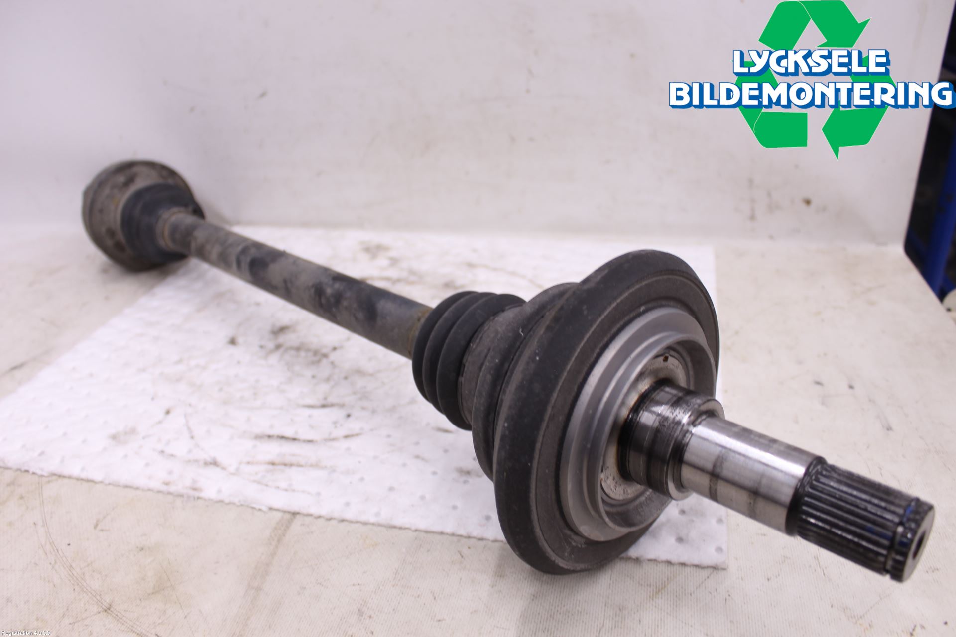 Mercedes-Benz MB E-KLASS (W213) 16-23 Drivaxel Bak Vänster