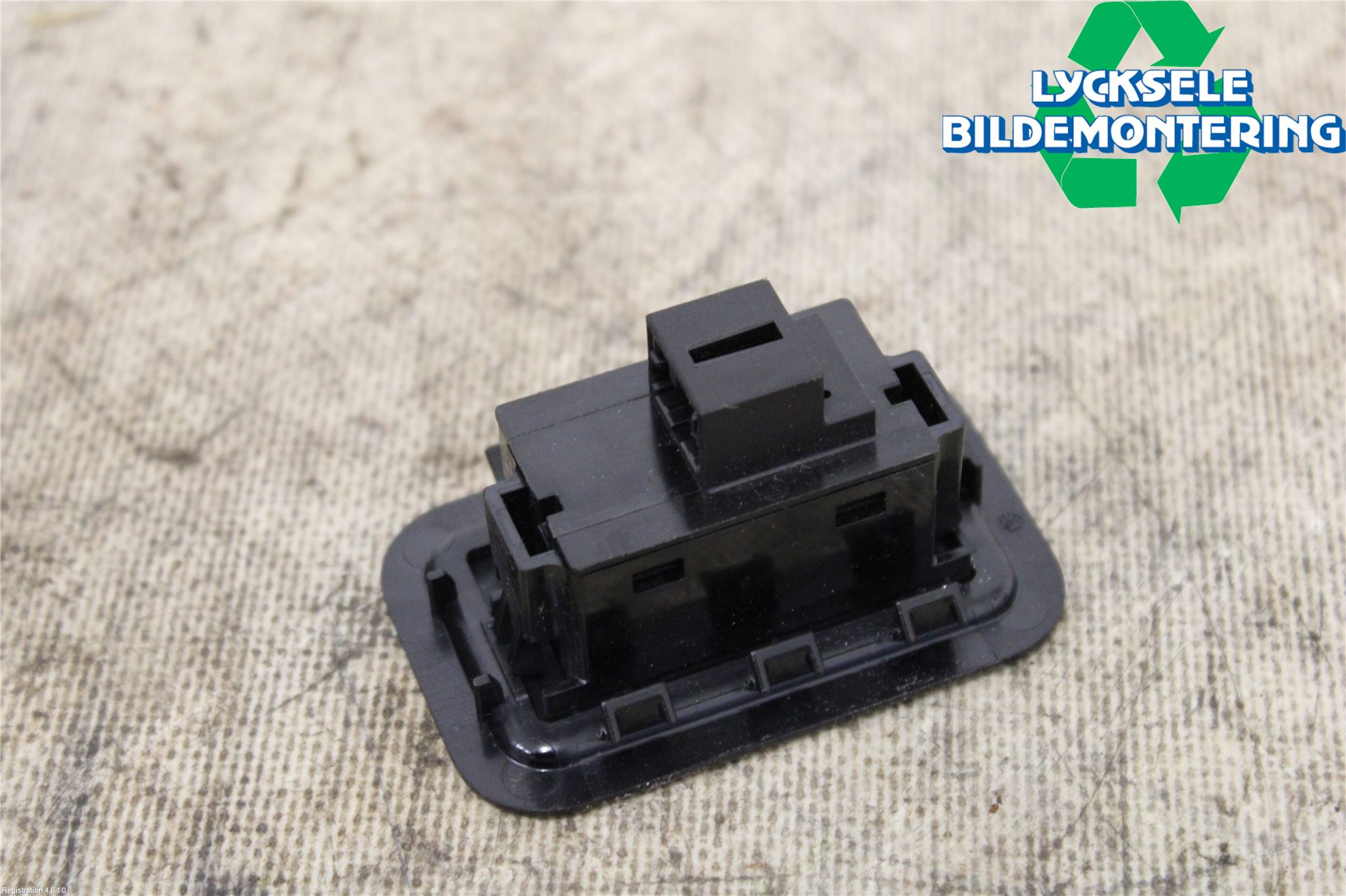 Audi A6 F2/C8 19- Strömställare Baklucka