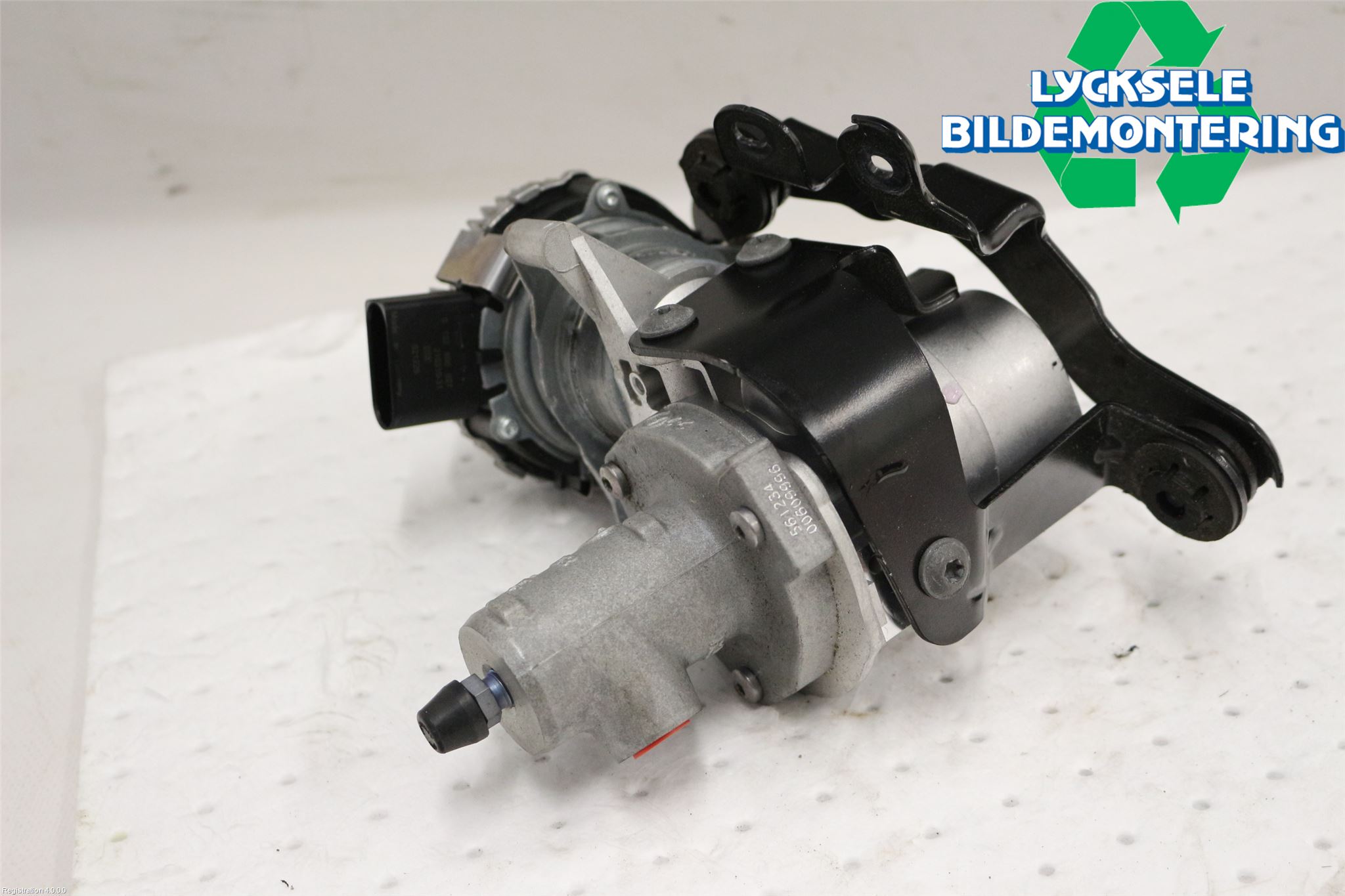 Audi A6 F2/C8 19- Bromstryckackumulator