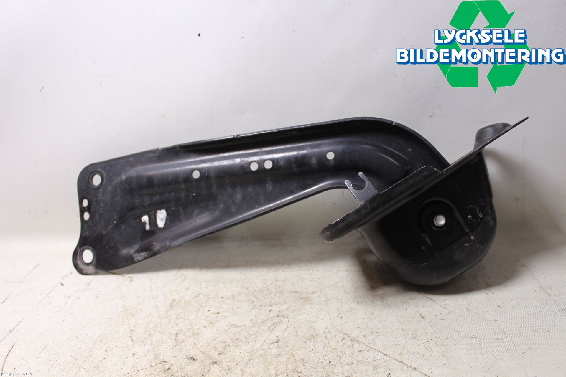 Volkswagen VW TIGUAN 16-24 Bärarm Bak Höger
