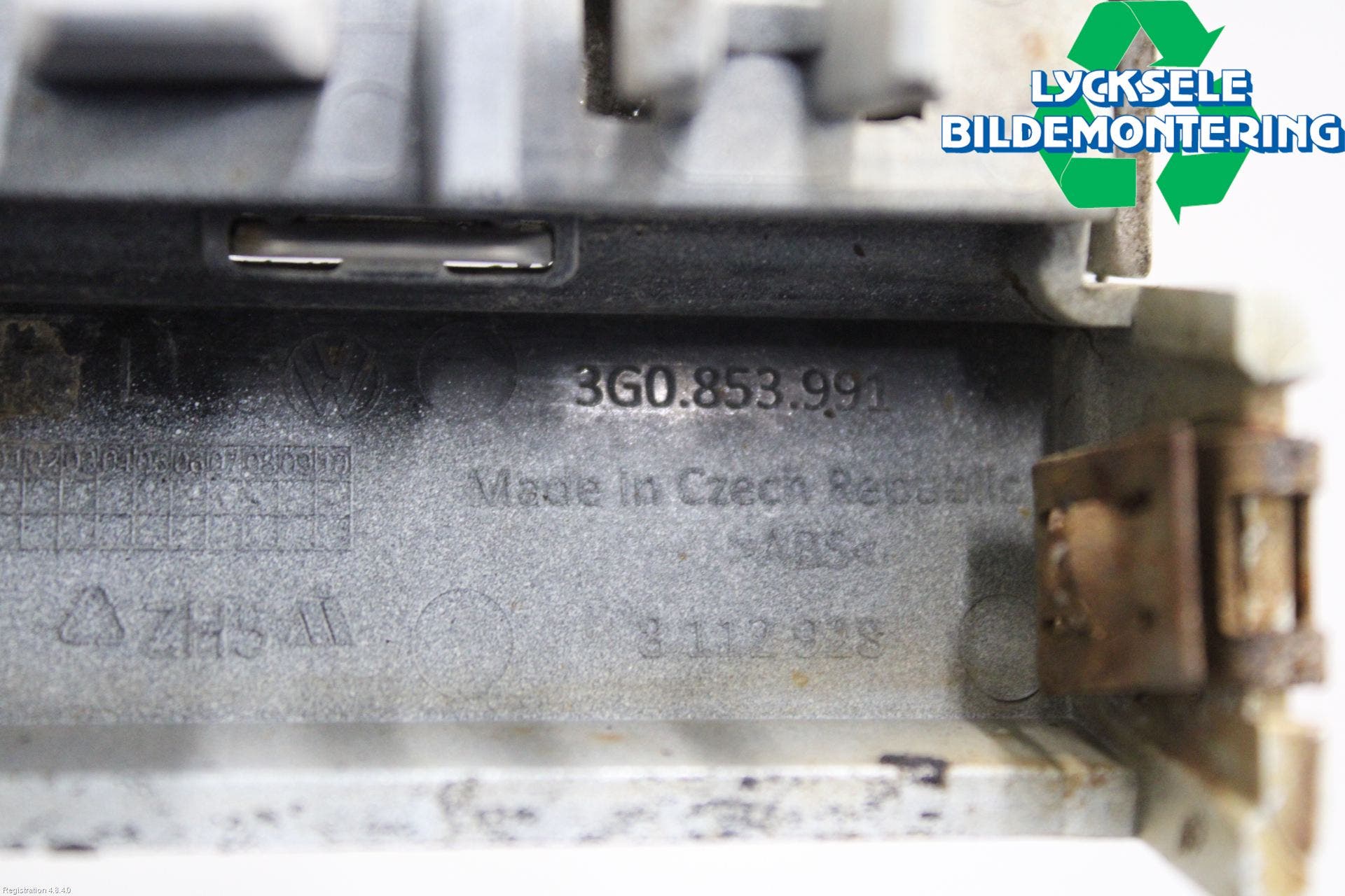 Volkswagen VW PASSAT 15-19 Sidokjol Vä