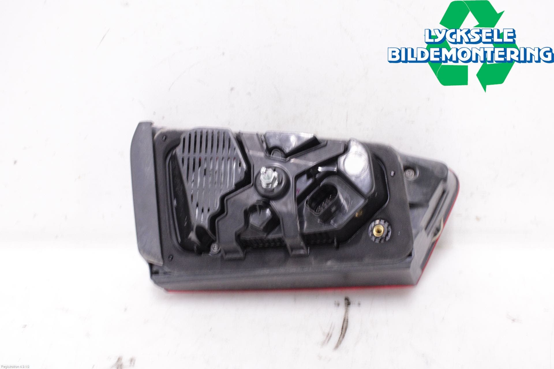 Audi A6 ALLROAD 12-18 Bakljus Lucka Hö