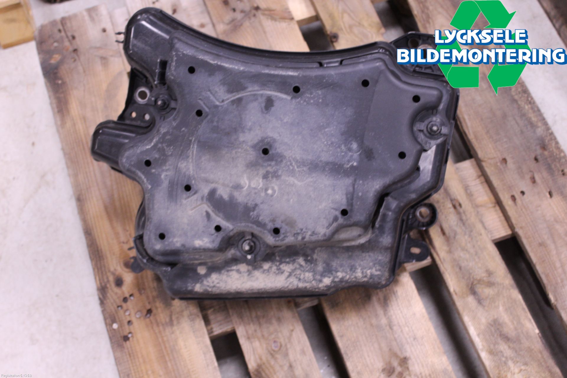 Volkswagen VW GOLF / E-GOLF VIII 20- Adblue Tank