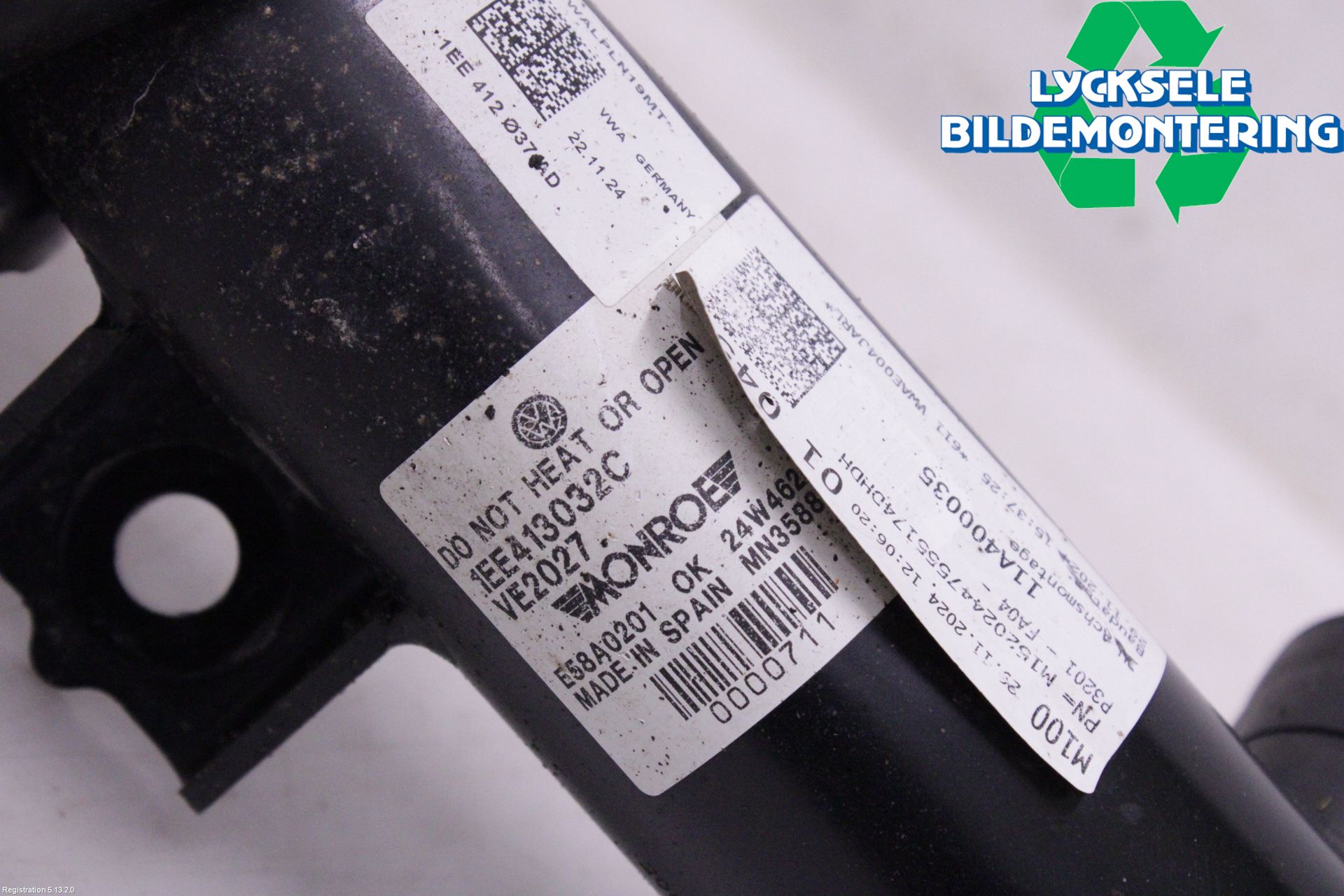Volkswagen VW ID.7/TOURER 24- Fjäderben Fram Höger