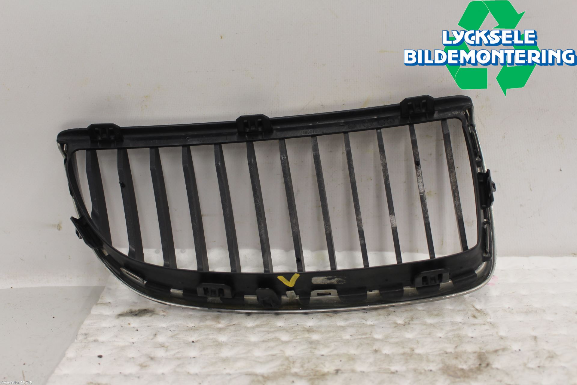 BMW 3 E90/91 SED/TOU 05-12 Grilldel Vänster