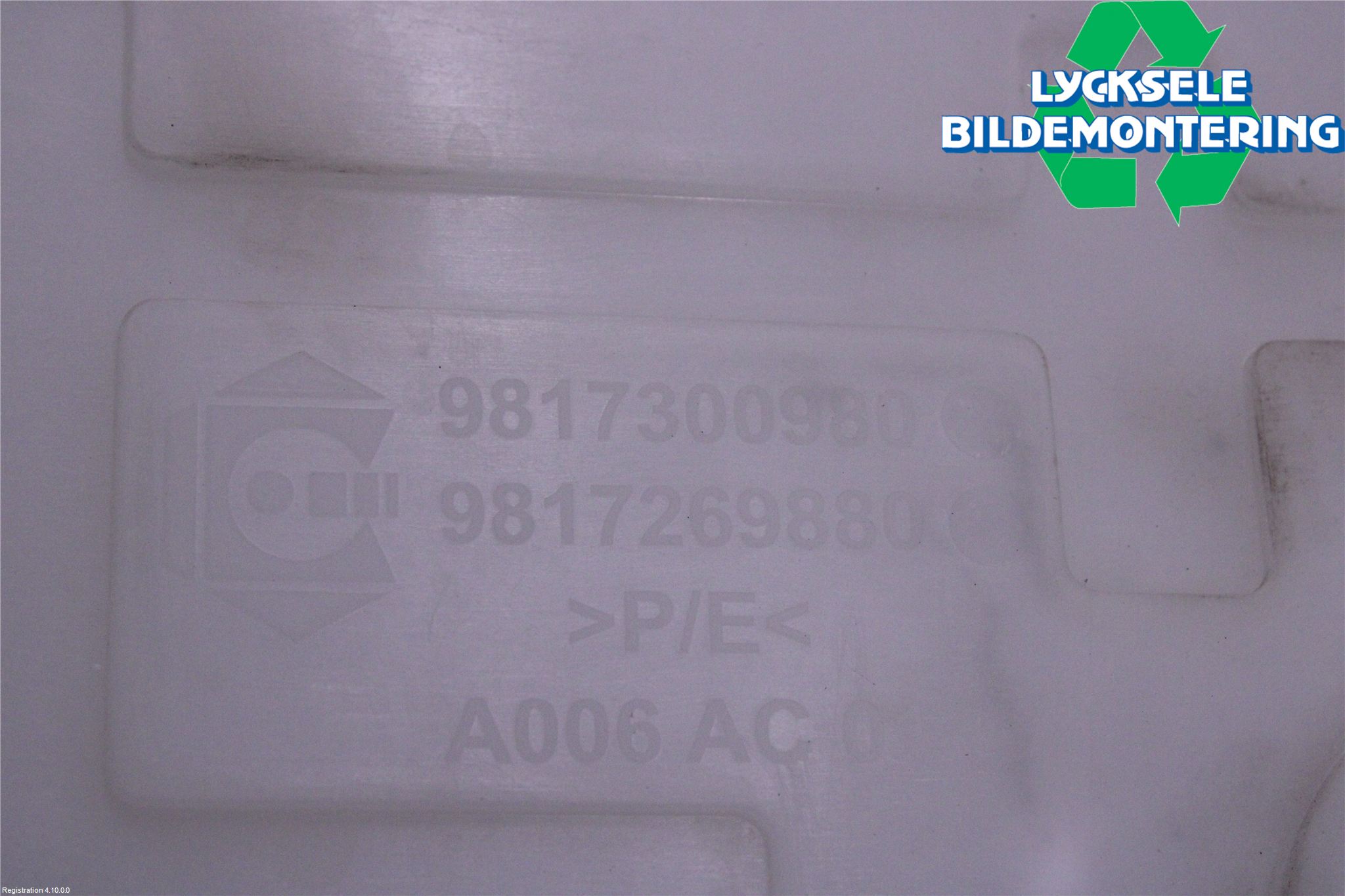 Peugeot PARTNER/E-PARTNER 19- Spolartank Vindruta