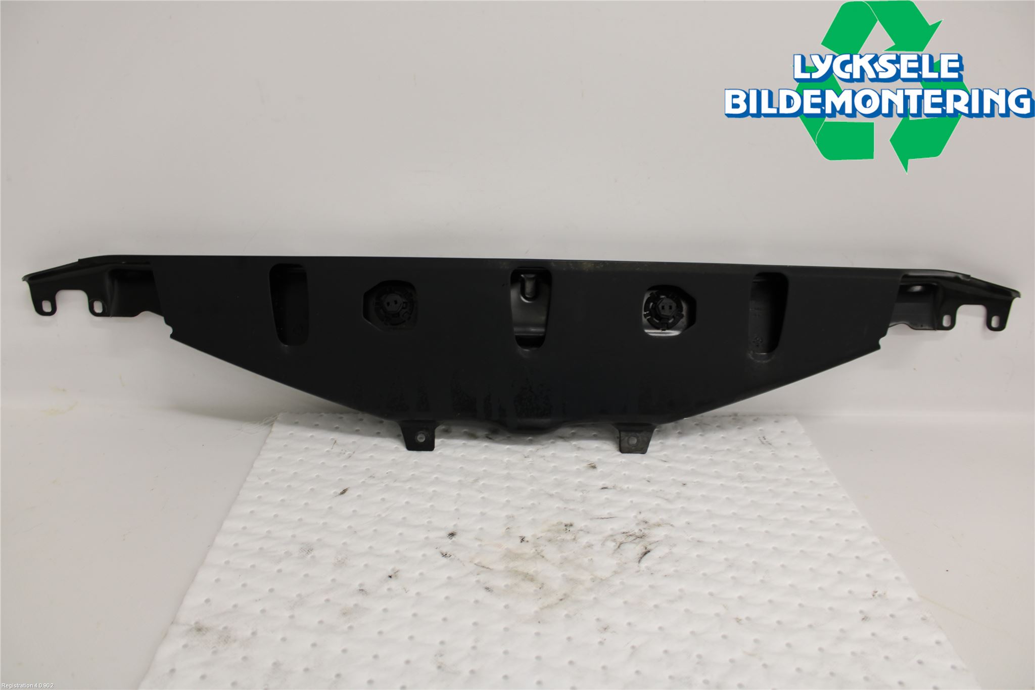 BMW 5 F10/F11/F18 09-17 Front Huvlåsplåt-Balk