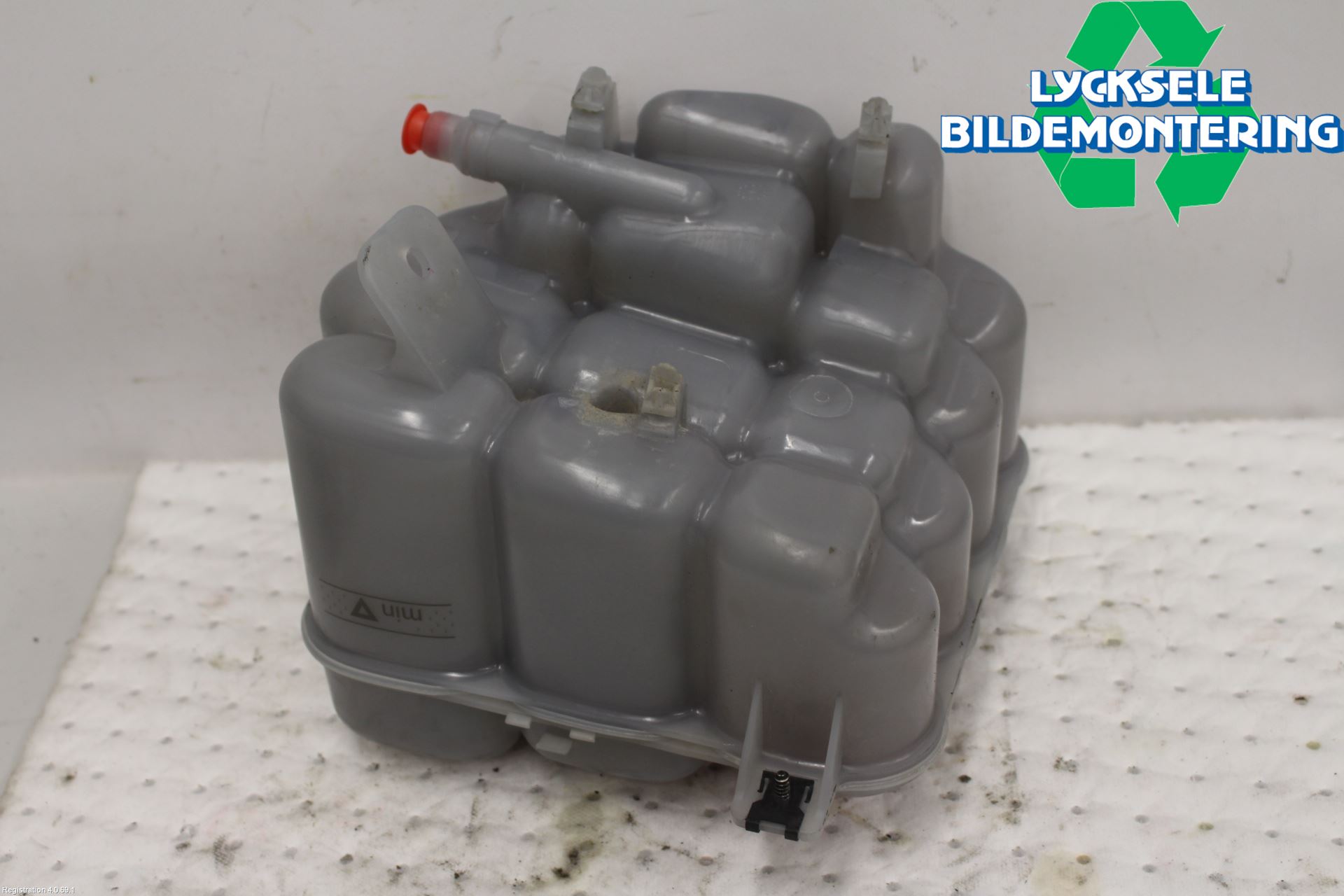 Volkswagen VW TOUAREG 7P 11-18 Expansionstank