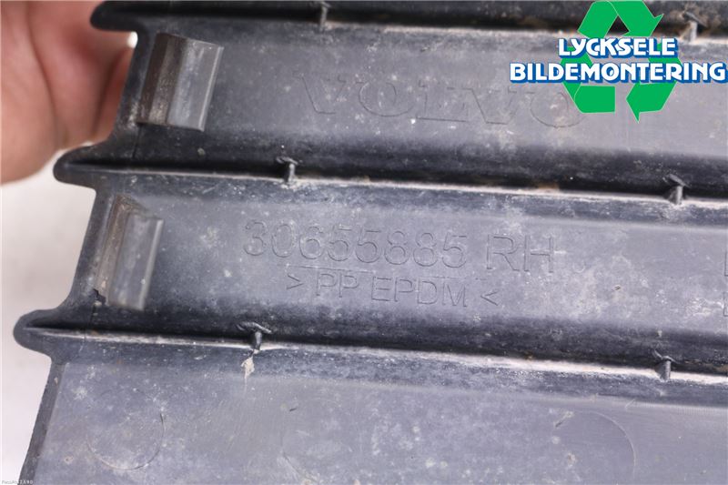 Volvo V50 04-07 Dimljussarg Fram