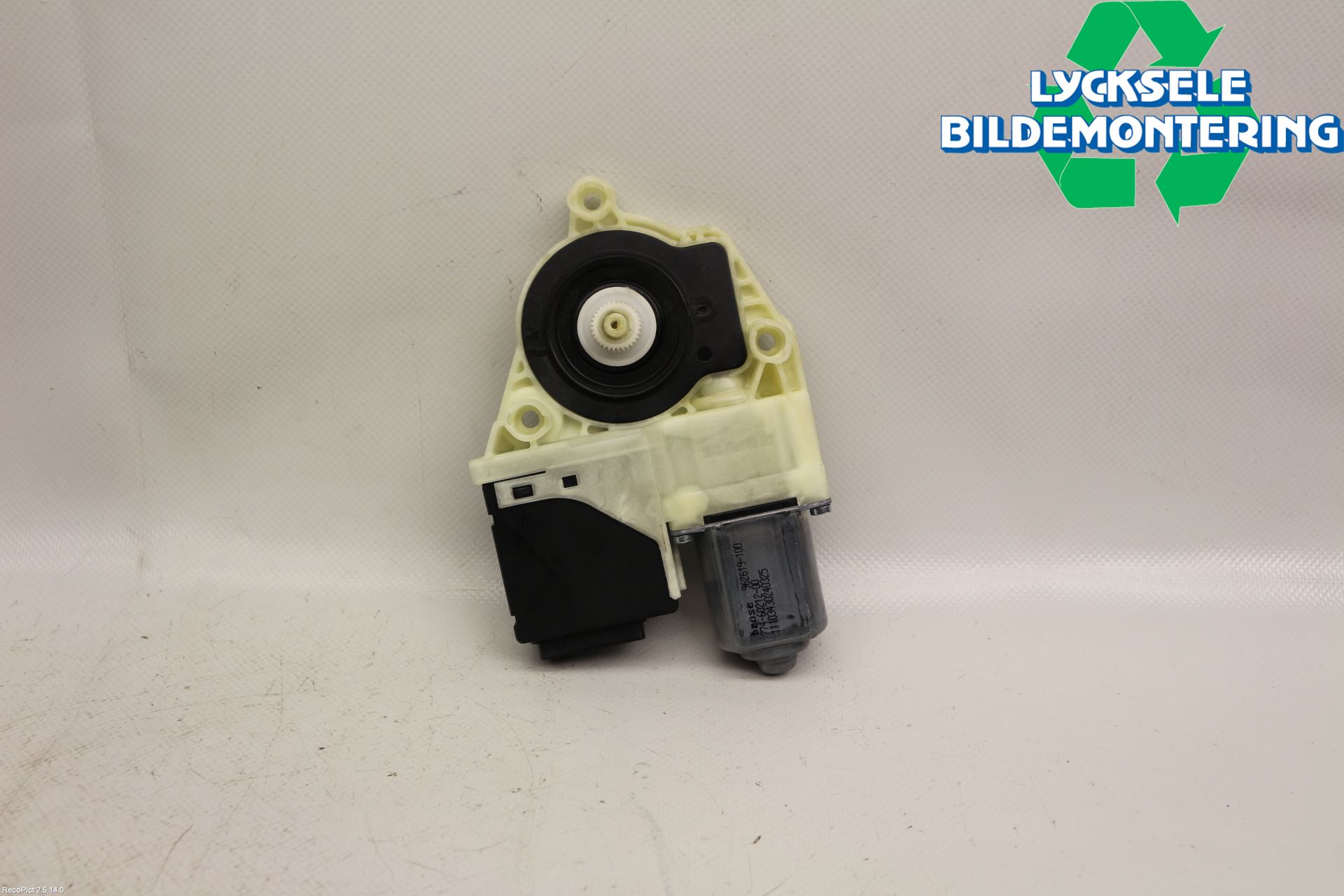 Volkswagen VW PASSAT 11-14 Fönsterhissmotor