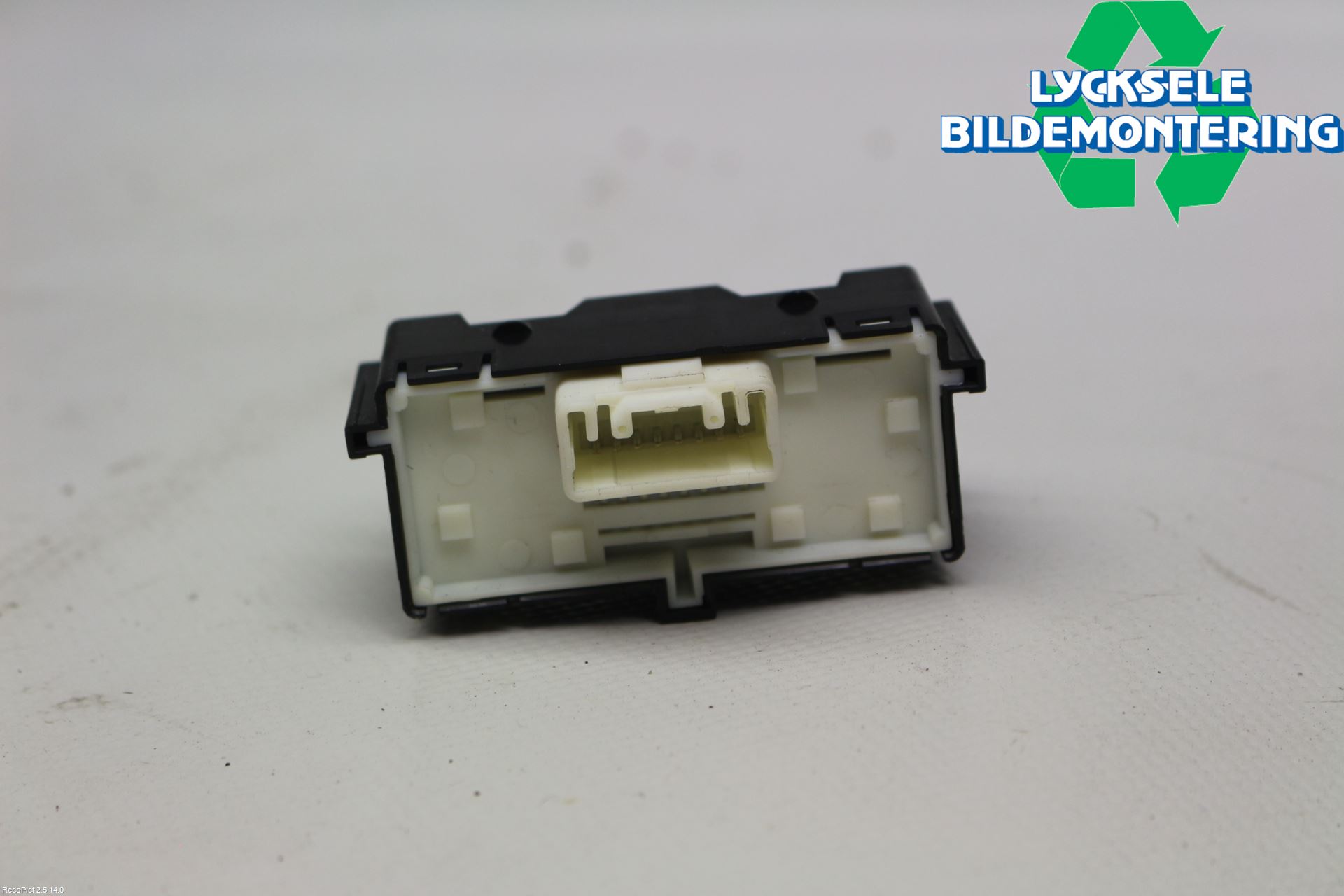 Toyota AURIS 13-19 Strömställare Multifunktion