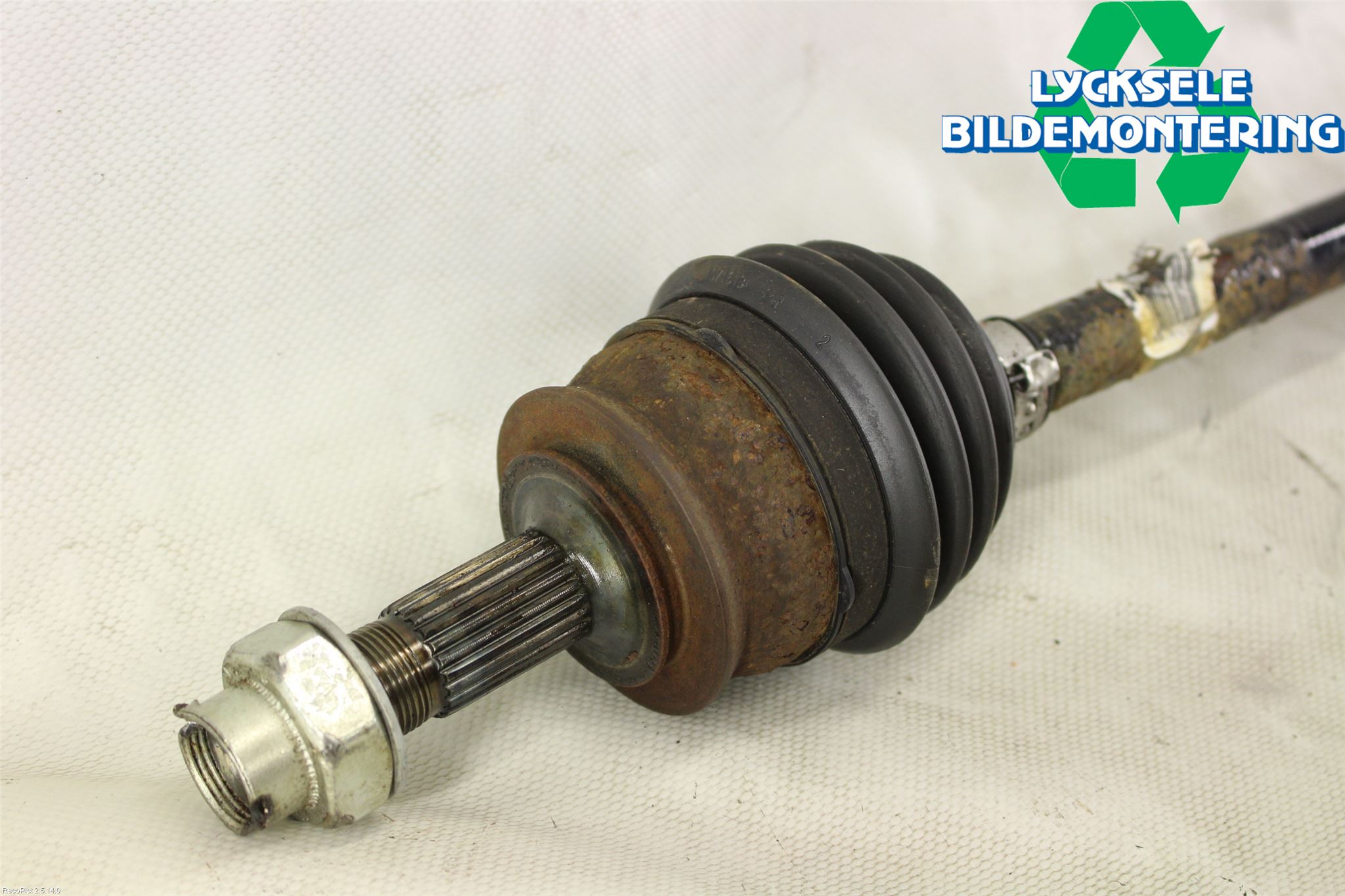 Opel CORSA D 07-14 Drivaxel Fram Höger