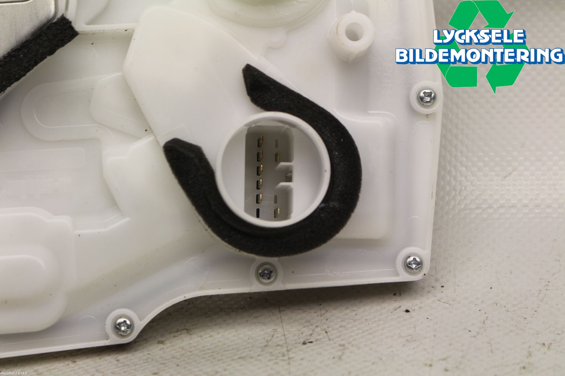 Suzuki SX4 S-CROSS 14-21 Låskista-Dörrlås