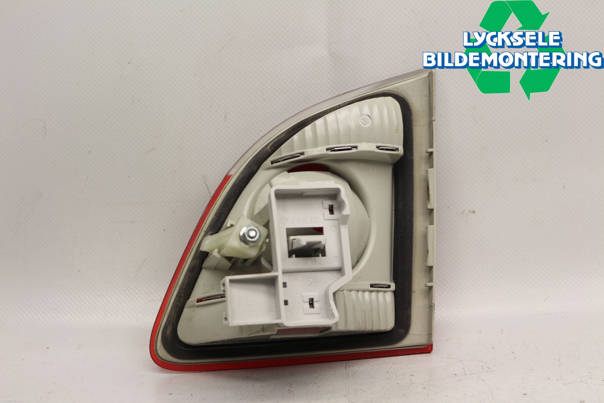 BMW 5 E60/61 Sed/Tou 02-10 Bakljus Lucka Vä