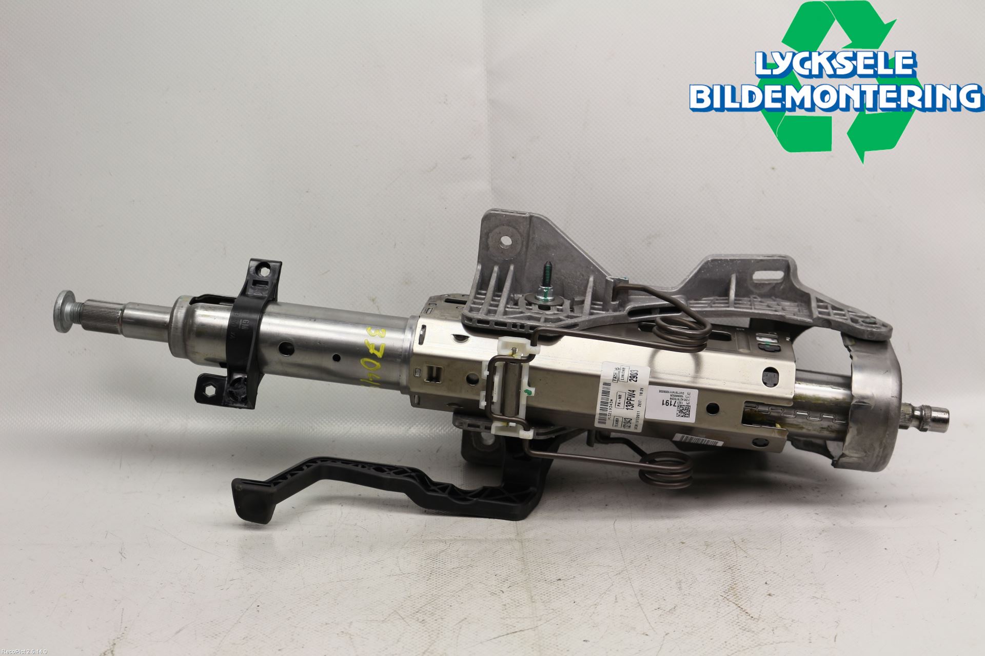 Opel INSIGNIA 09-16 Rattaxelagg Justerbart