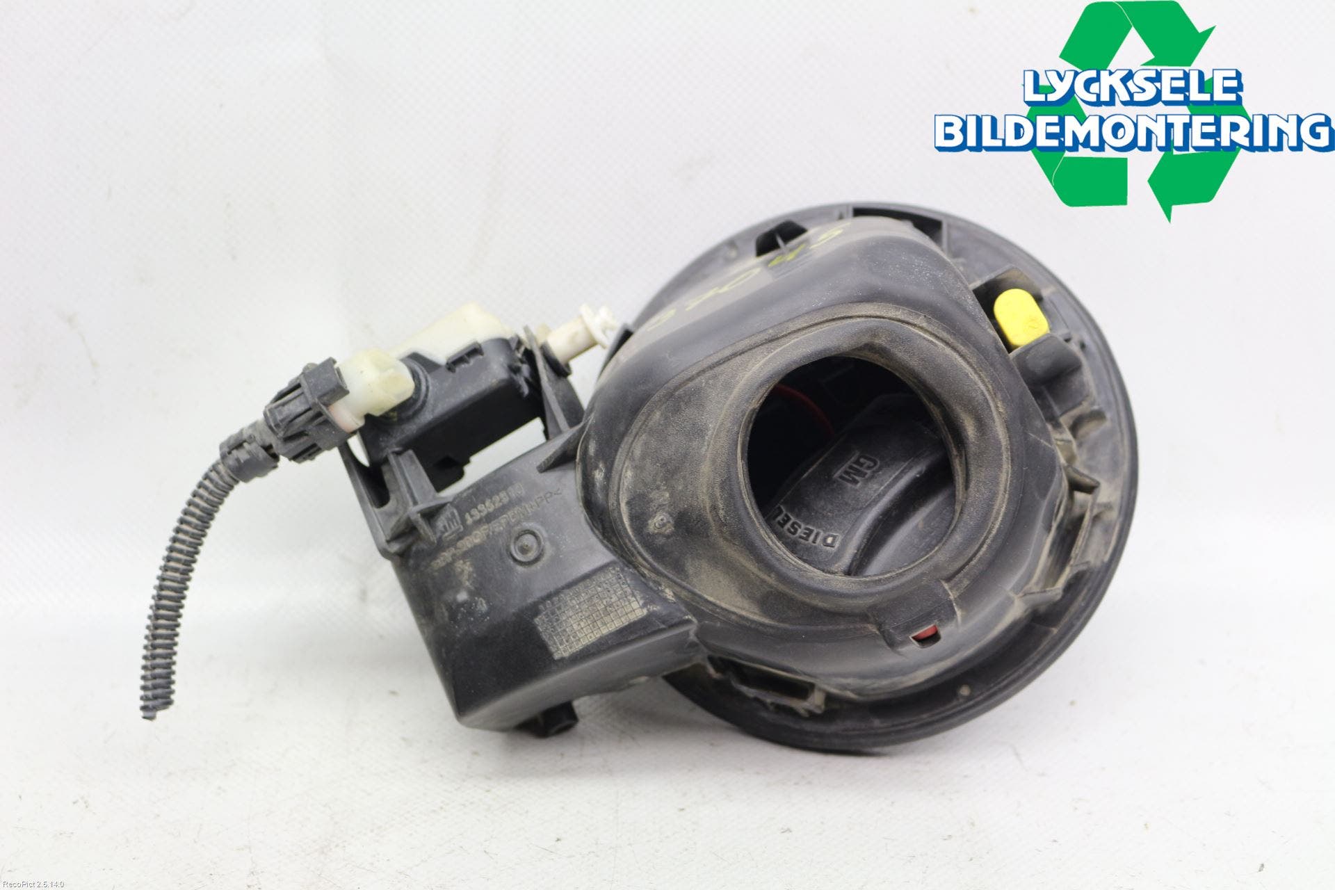 Opel INSIGNIA 09-16 Tanklucka