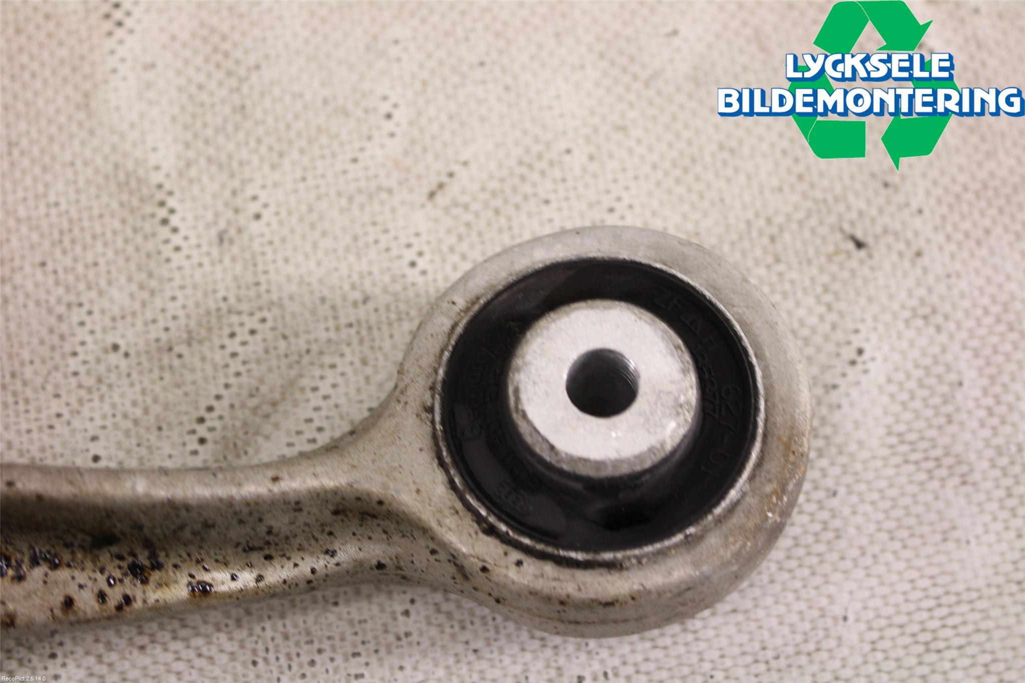 Audi A4/S4 05-07 Bärarm Fram Övre Vä