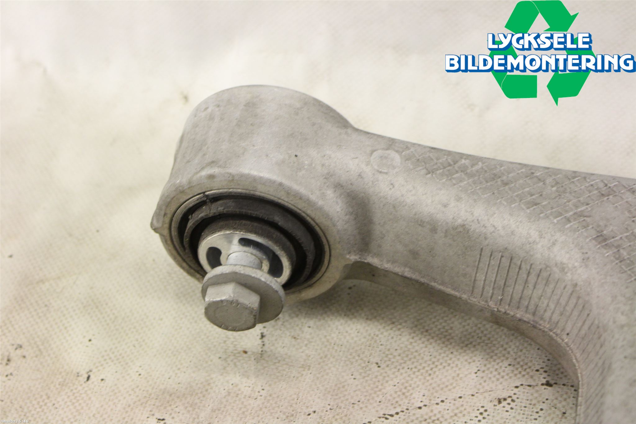 BMW 6 F12/F13 10-18 Bärarm Bak Höger