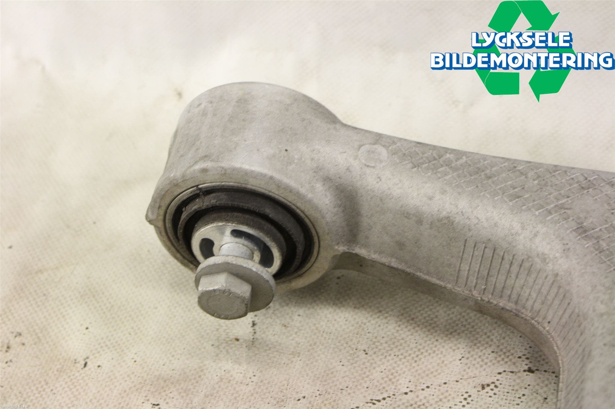 BMW 6 F12/F13 10-18 Bärarm Bak Höger