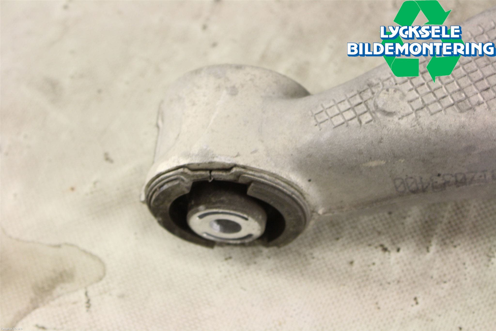 BMW 6 F12/F13 10-18 Bärarm Bak Höger