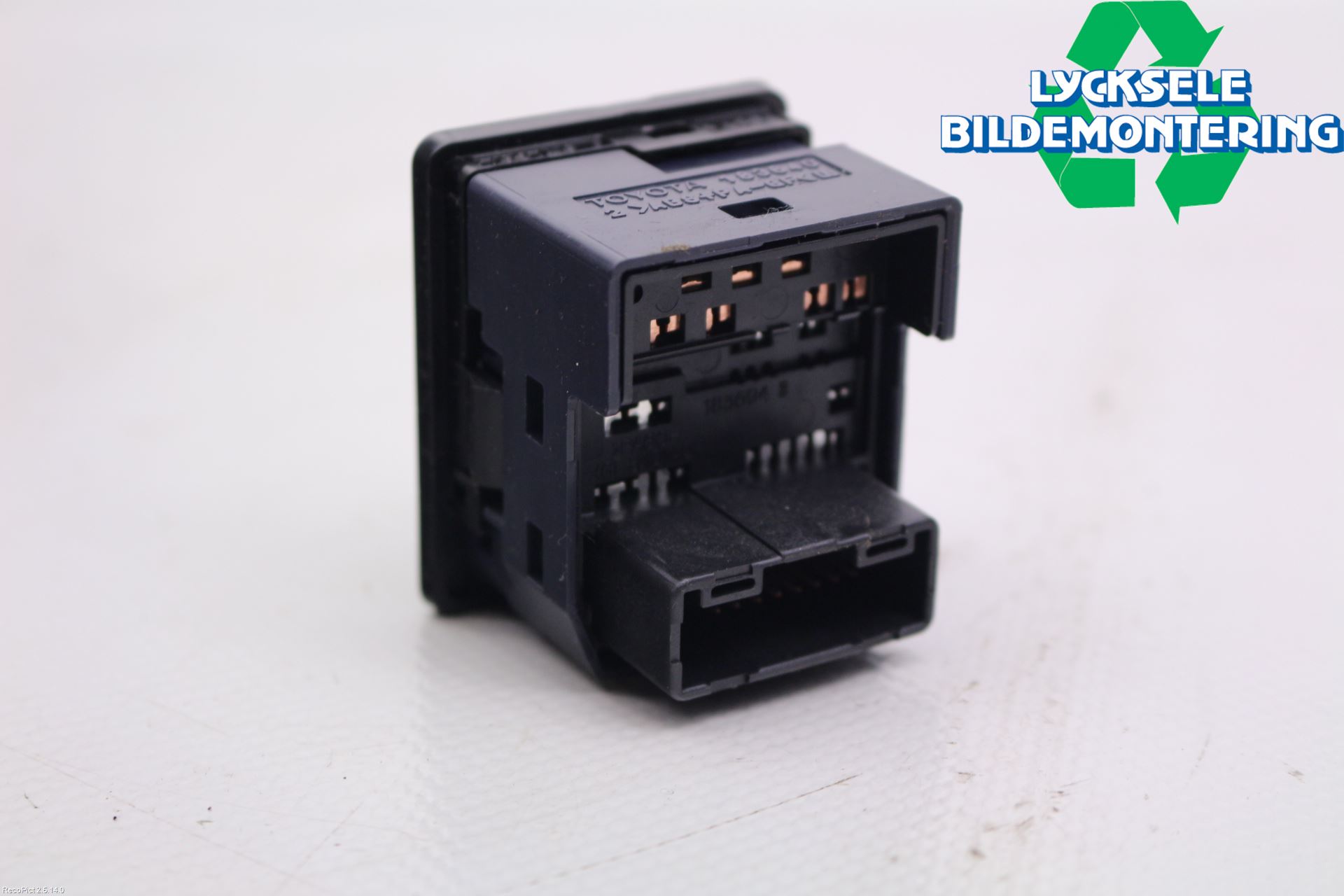 Toyota AURIS 13-19 Strömställare Spegel