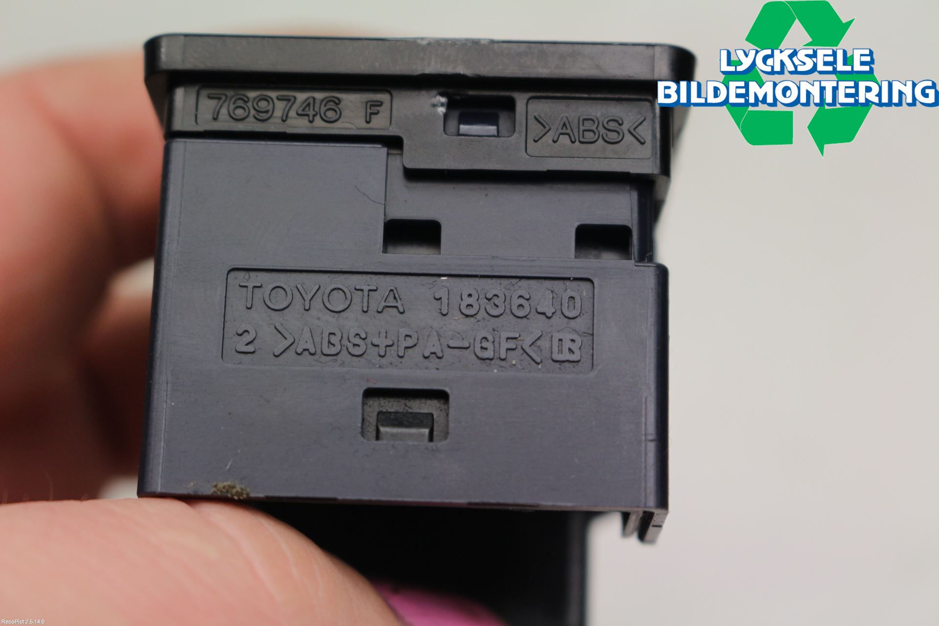 Toyota AURIS 13-19 Strömställare Spegel