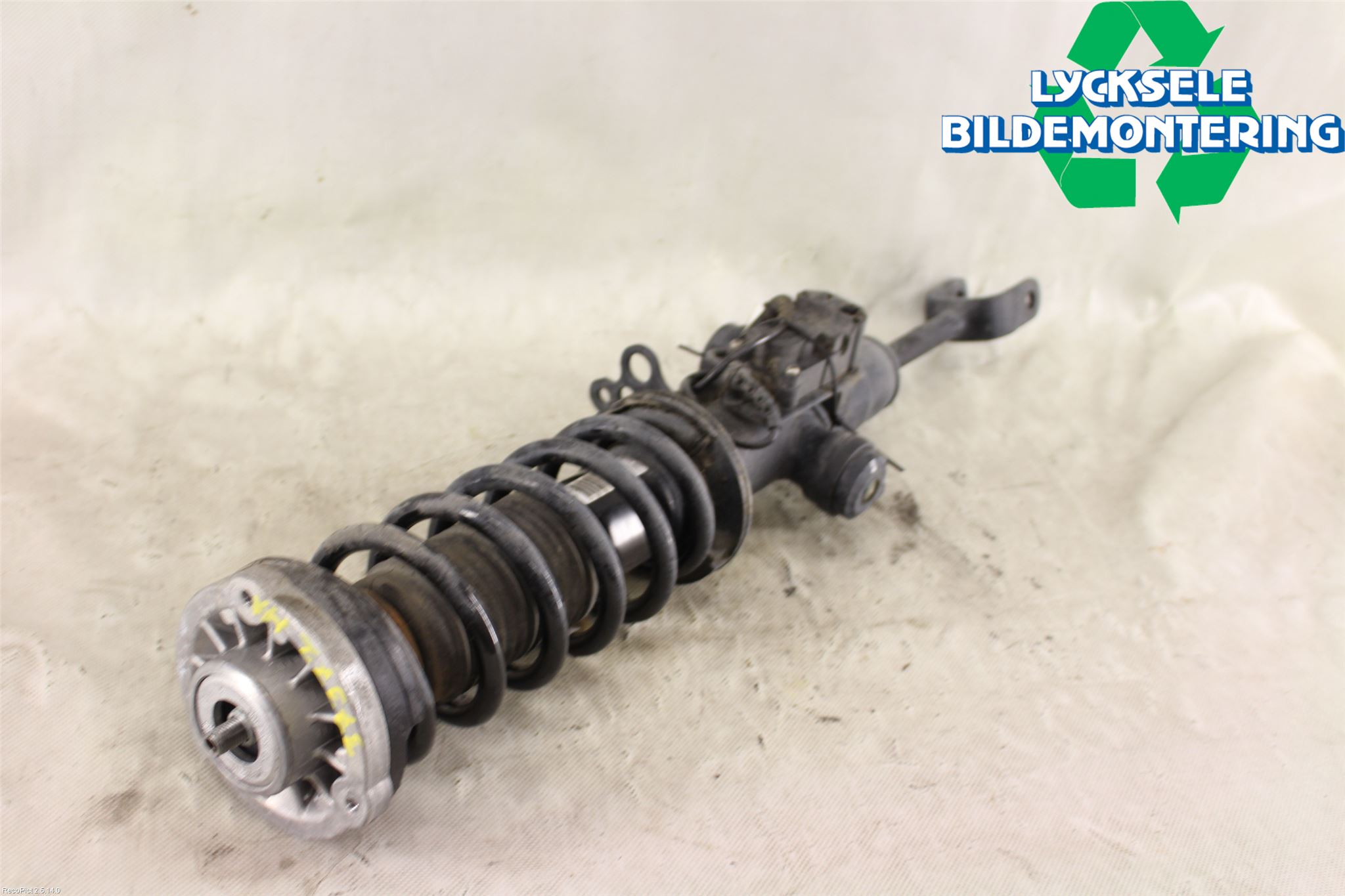 BMW 6 F12/F13 10-18 Fjäderben Fram Höger